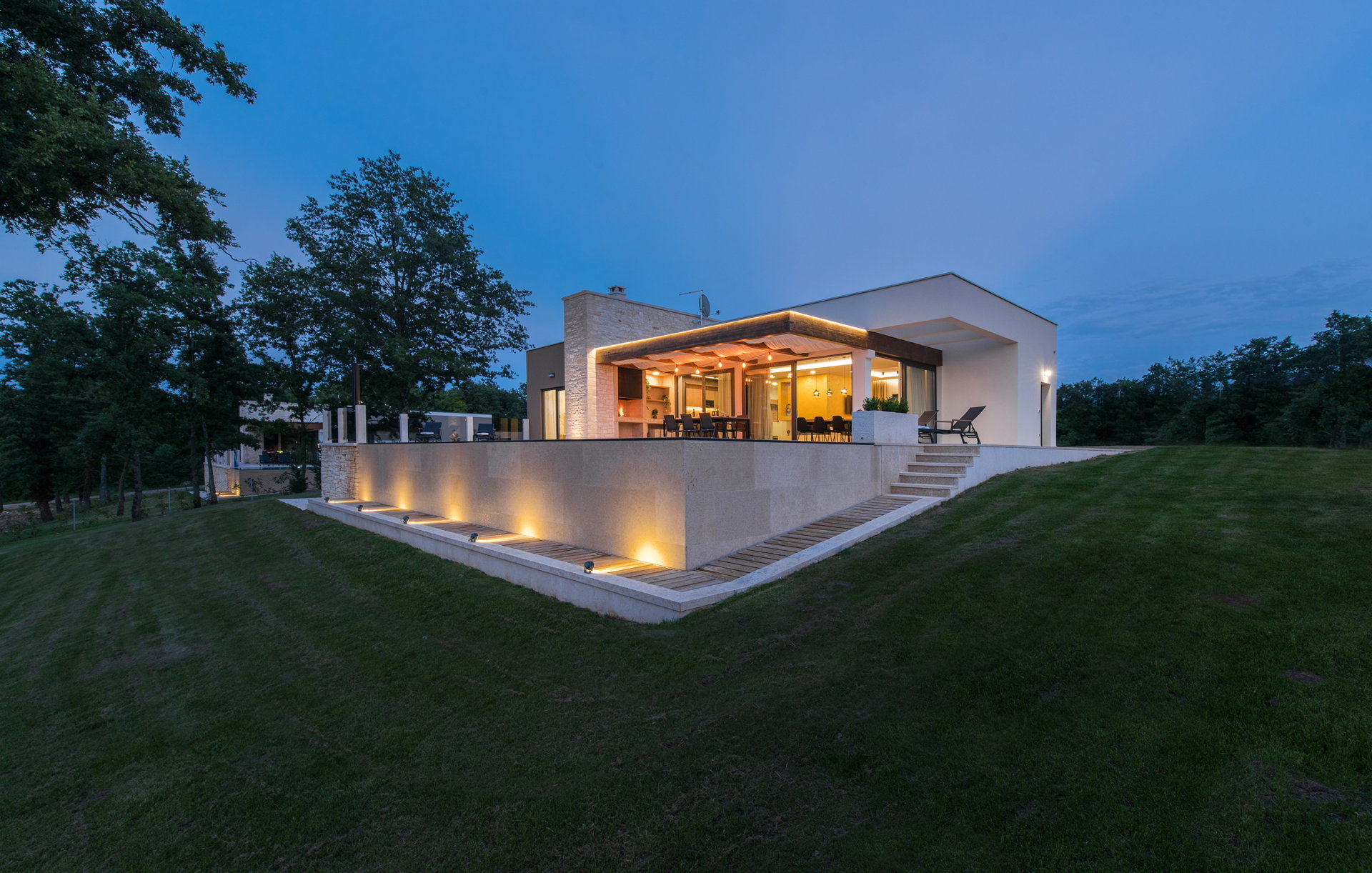 Villa Azalea with Infinity Pool