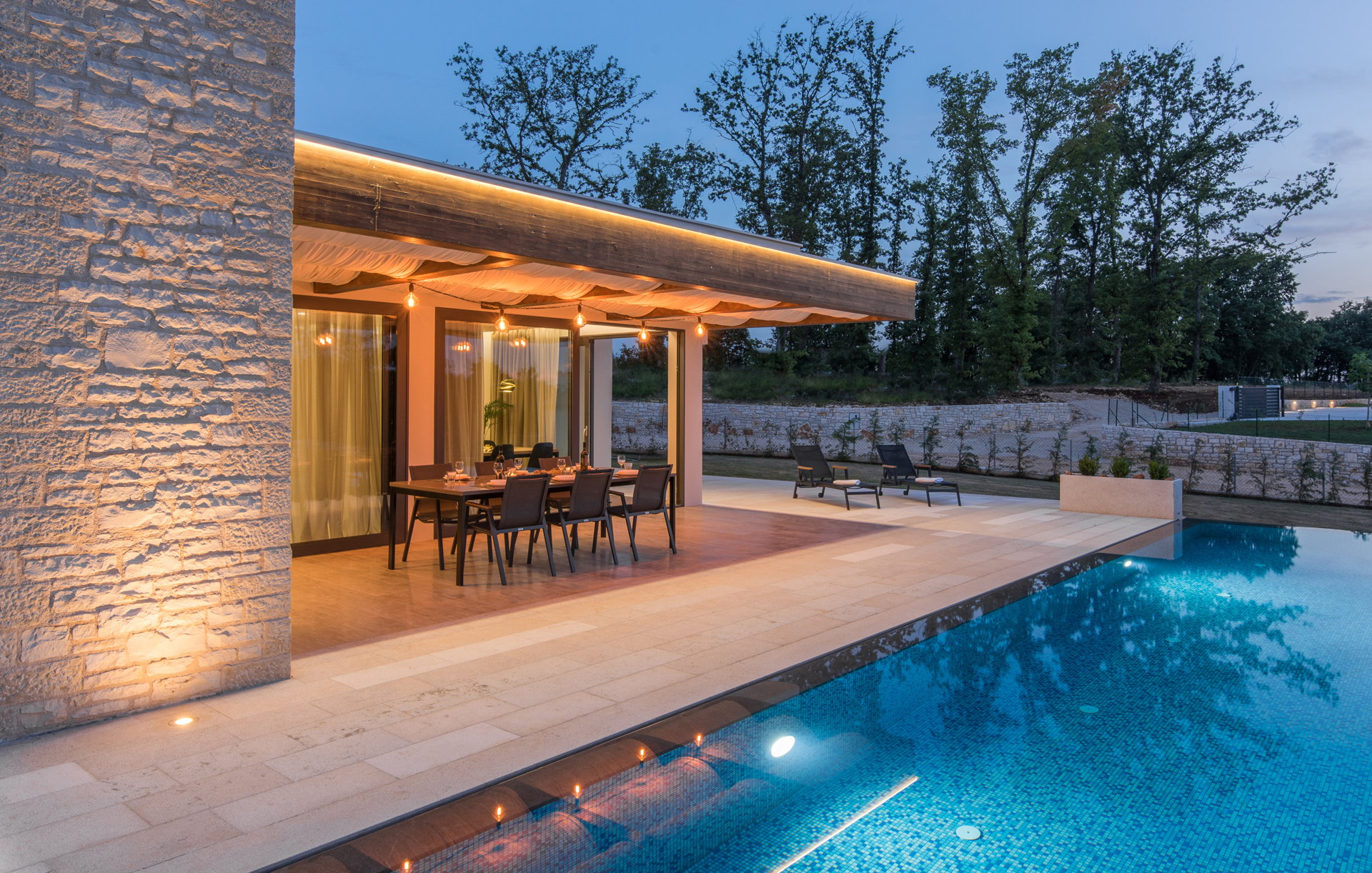 Villa Azalea with Infinity Pool