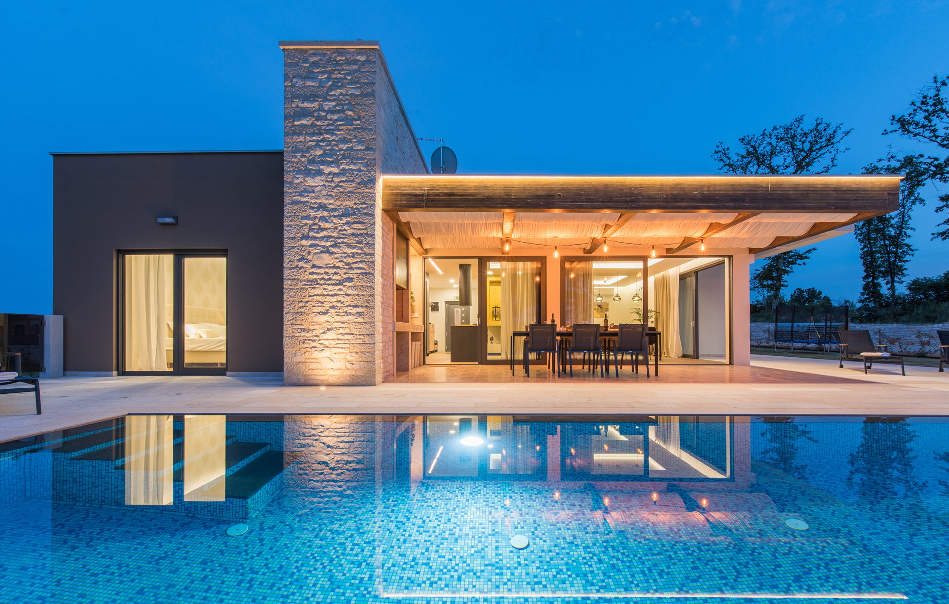 Villa Azalea with Infinity Pool