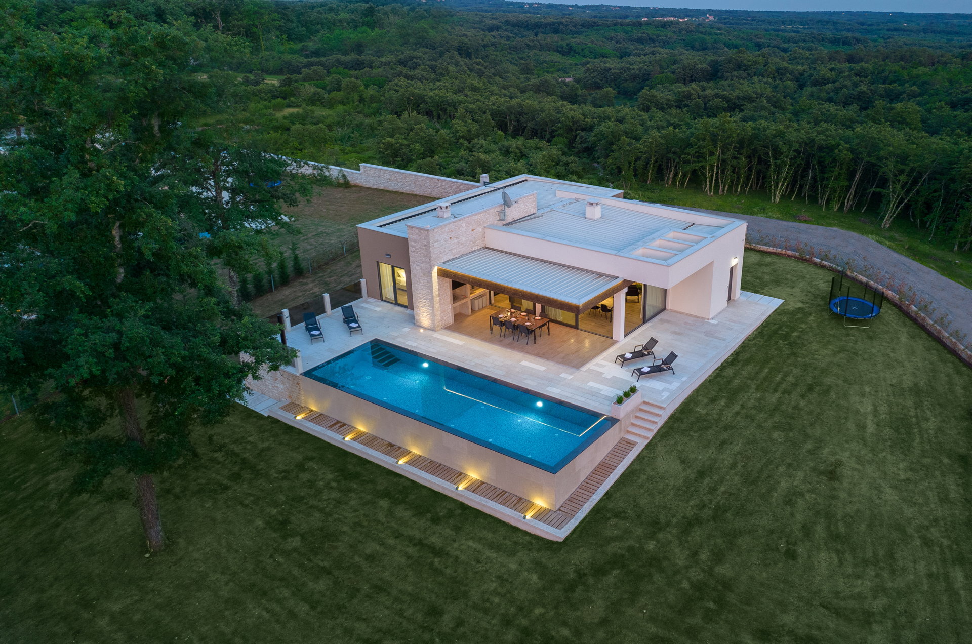Villa Azalea with Infinity Pool