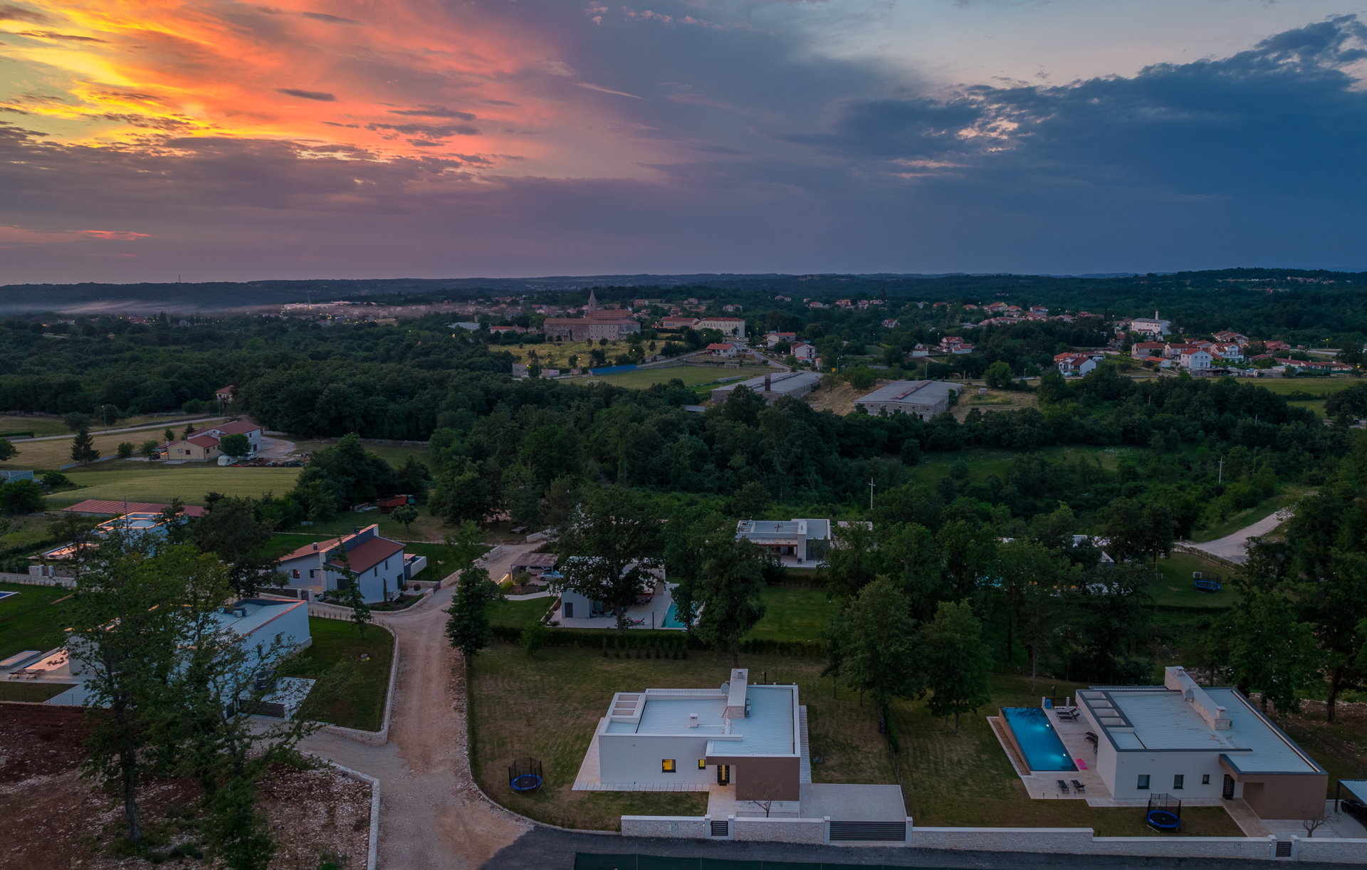 Villa Azalea with Infinity Pool