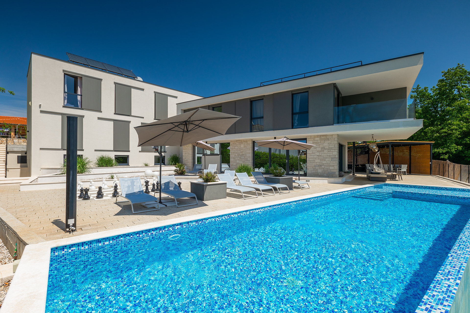 Luxury Villa Queen B with Pool