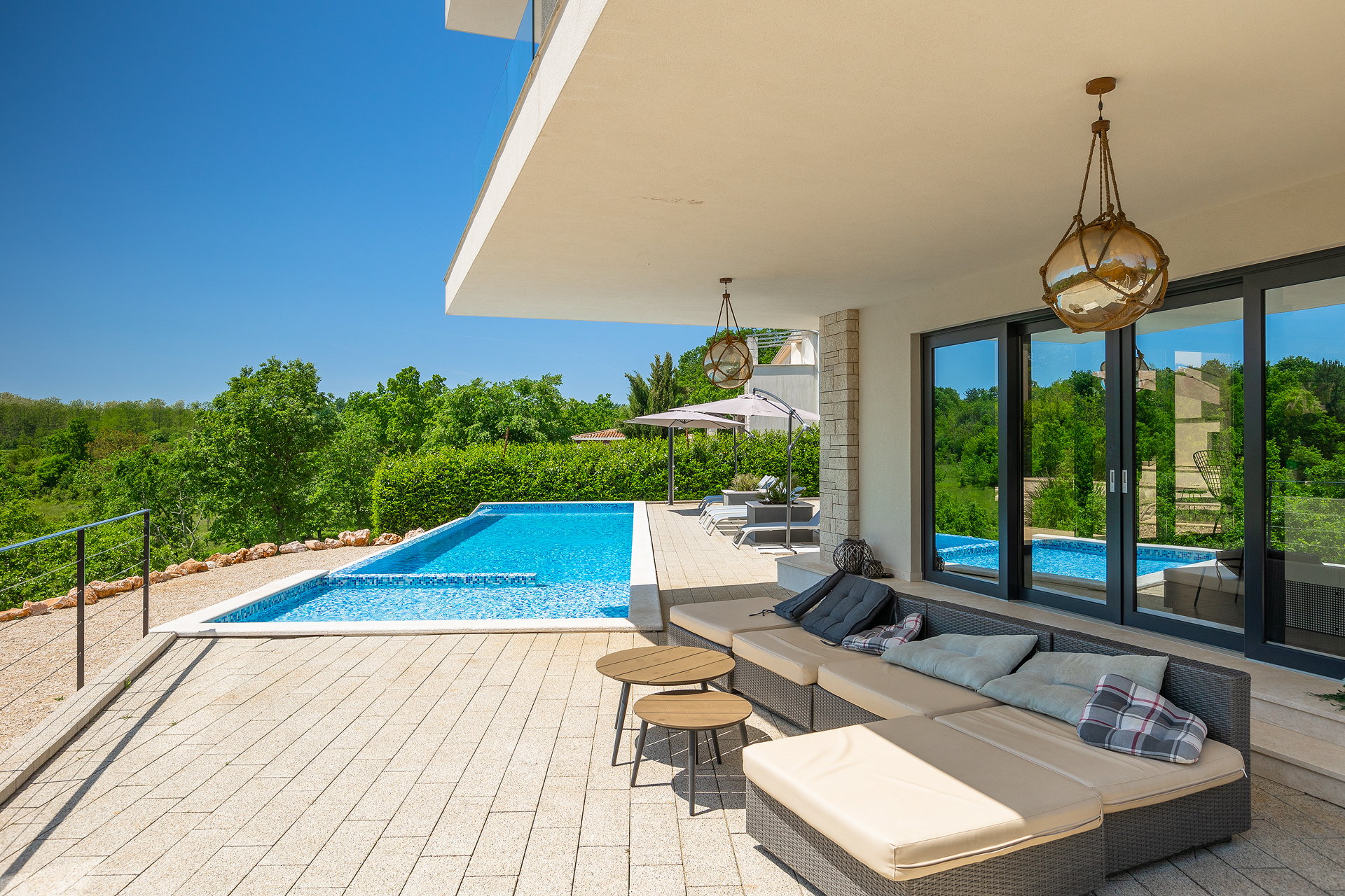 Luxury Villa Queen B with Pool