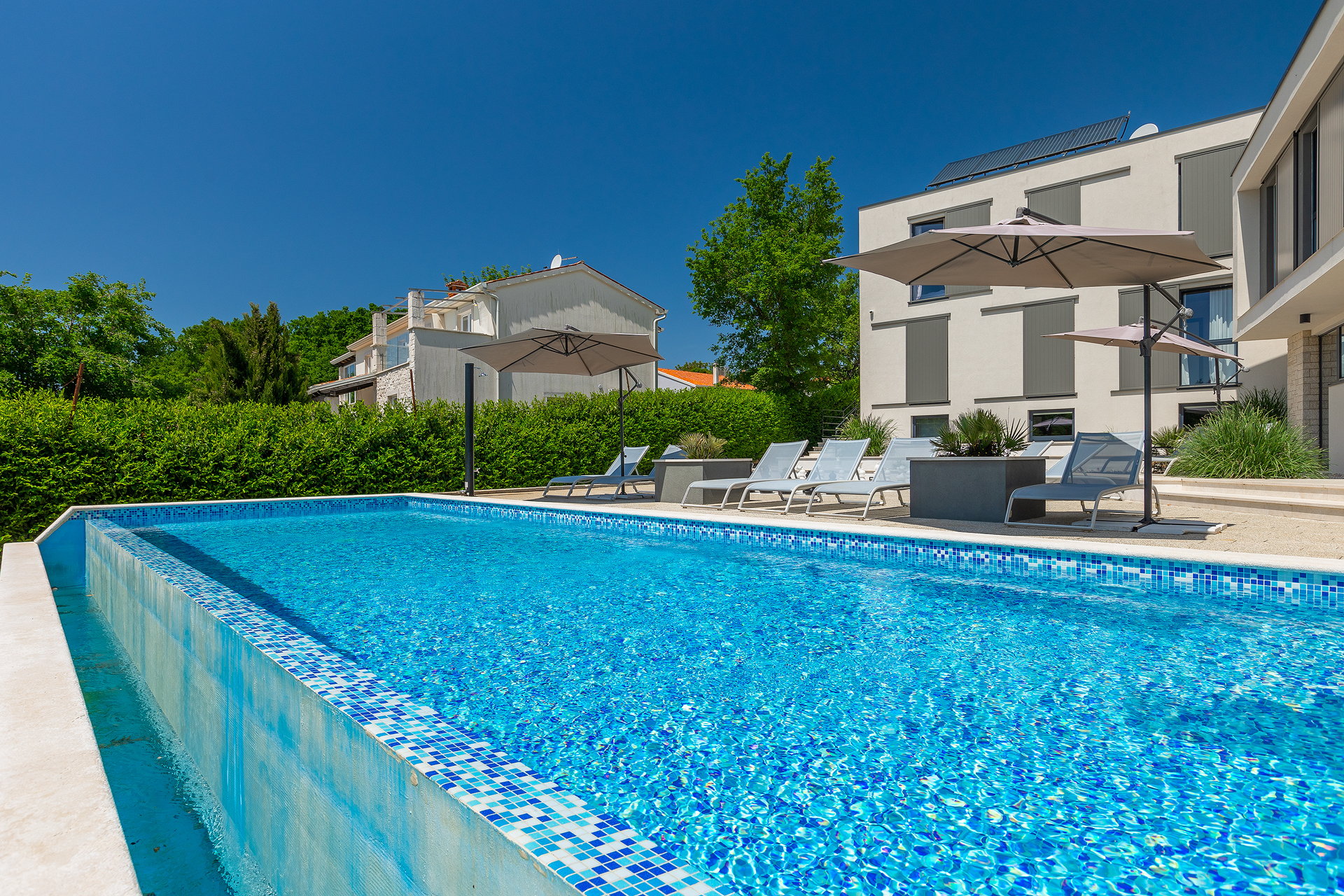 Luxury Villa Queen B with Pool