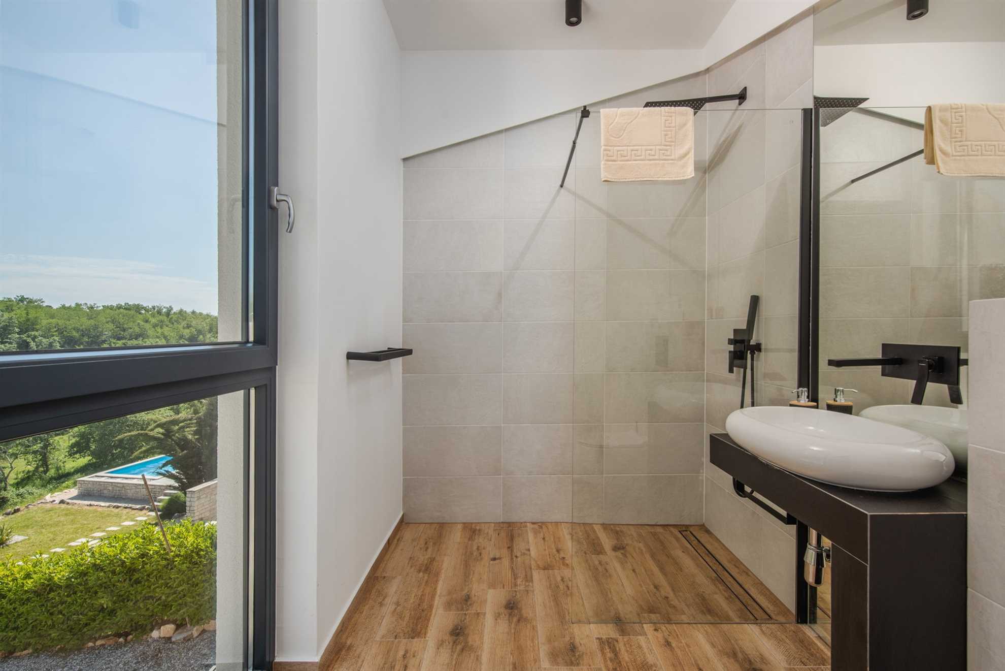 Luxury Villa Queen B with Pool