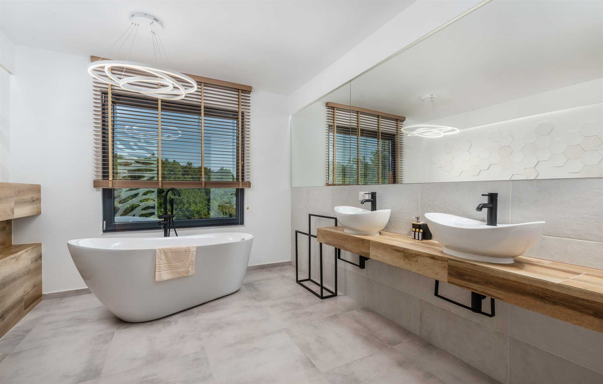 Luxury Villa Queen B with Pool