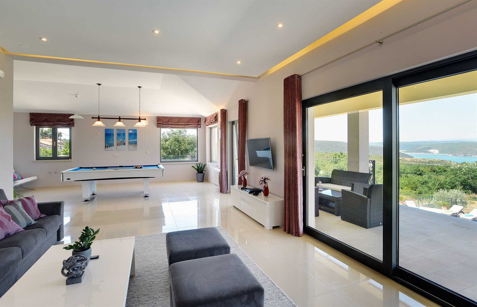 Villa Luce del Sole with Pool
