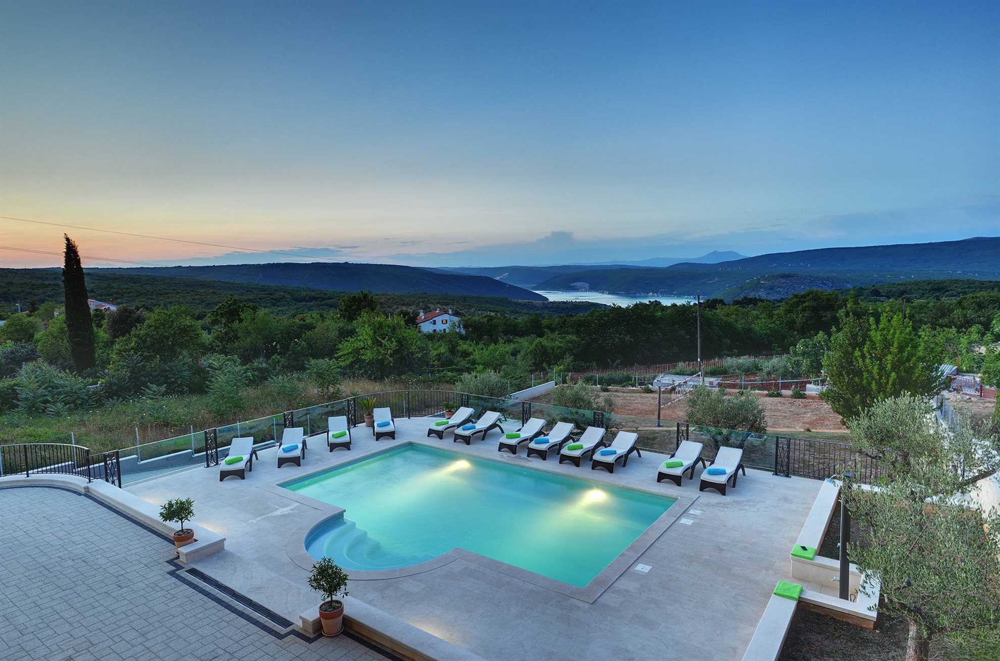 Villa Luce del Sole with Pool