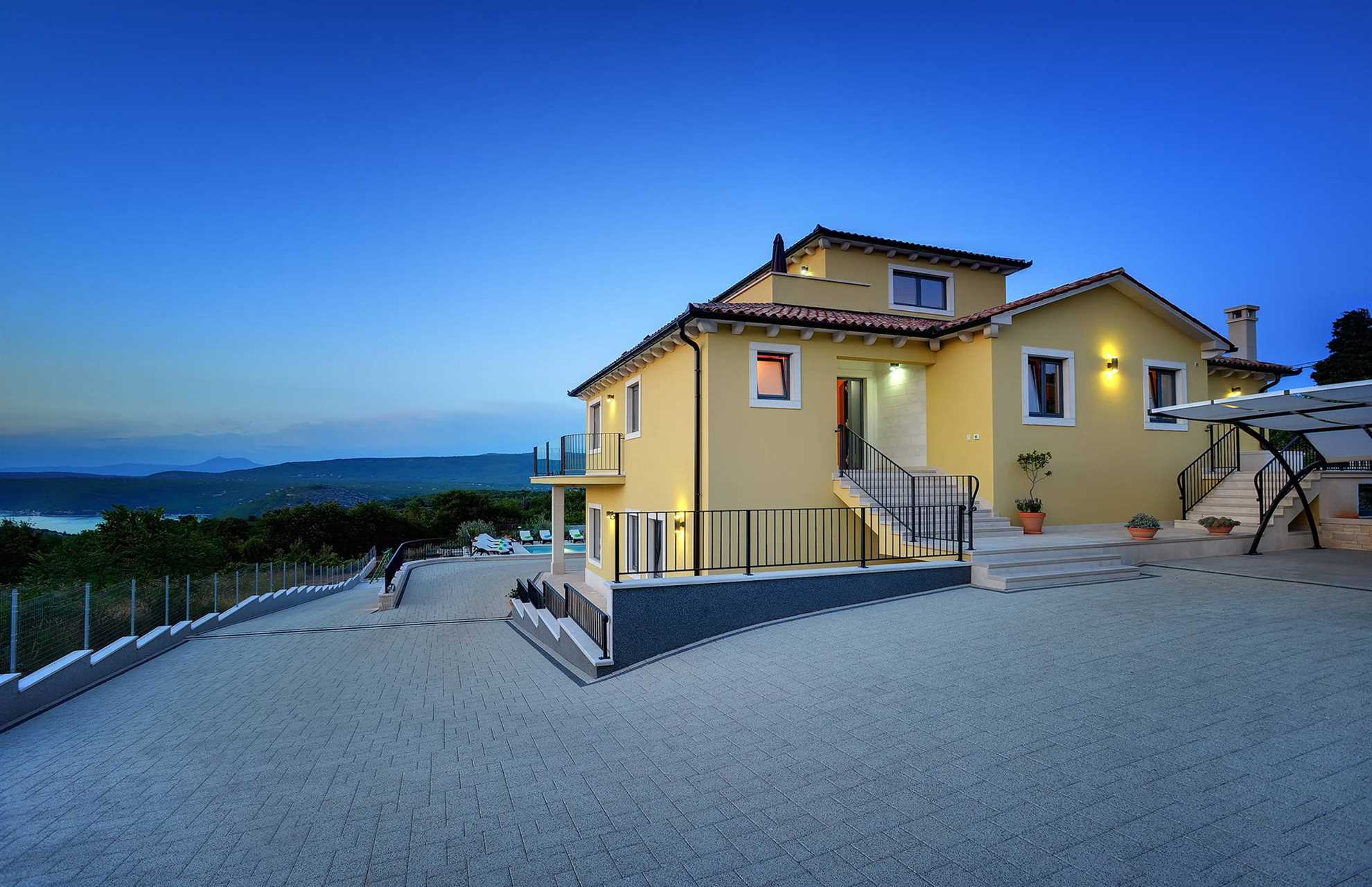 Villa Luce del Sole with Pool