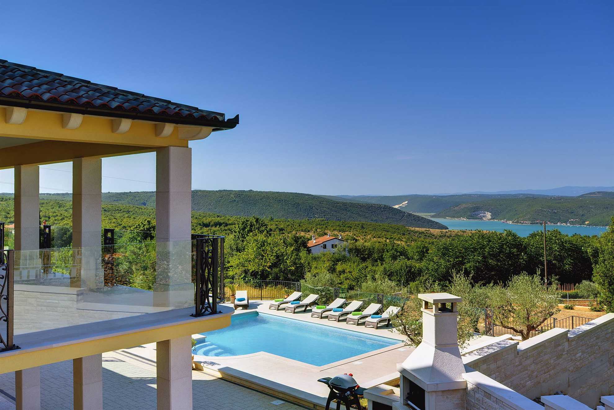 Villa Luce del Sole with Pool