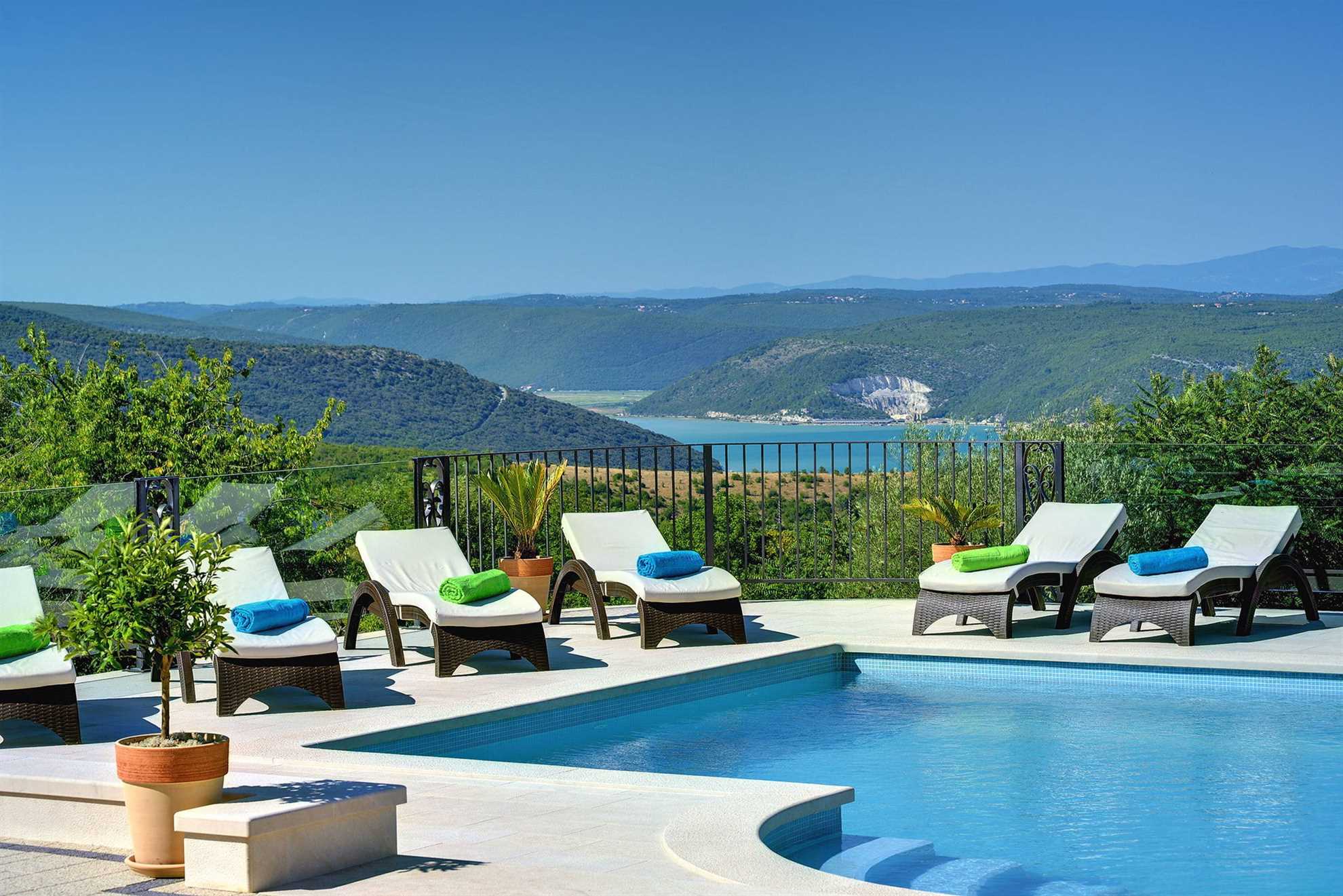 Villa Luce del Sole with Pool
