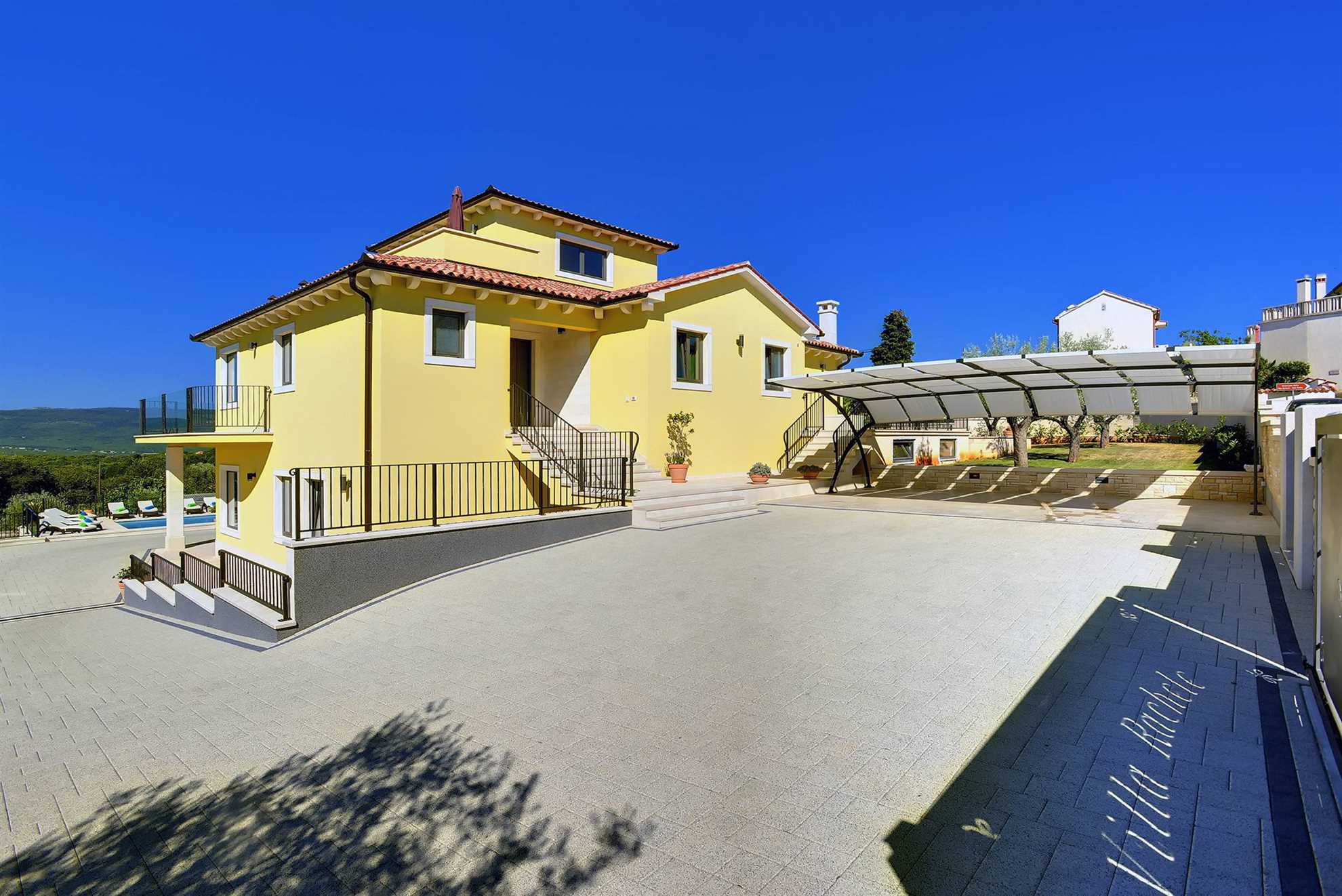 Villa Luce del Sole with Pool