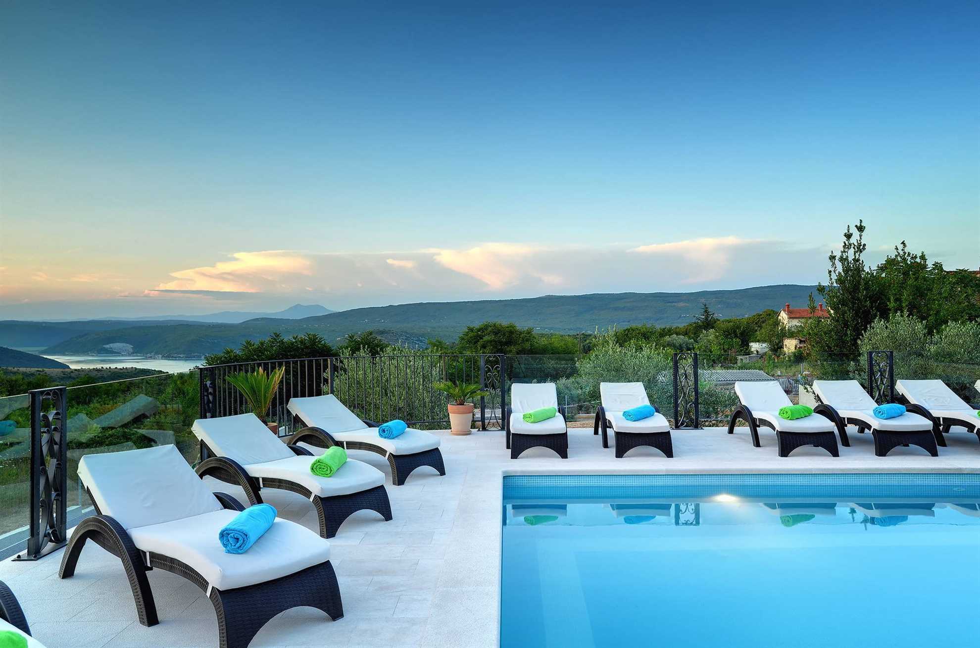 Villa Luce del Sole with Pool