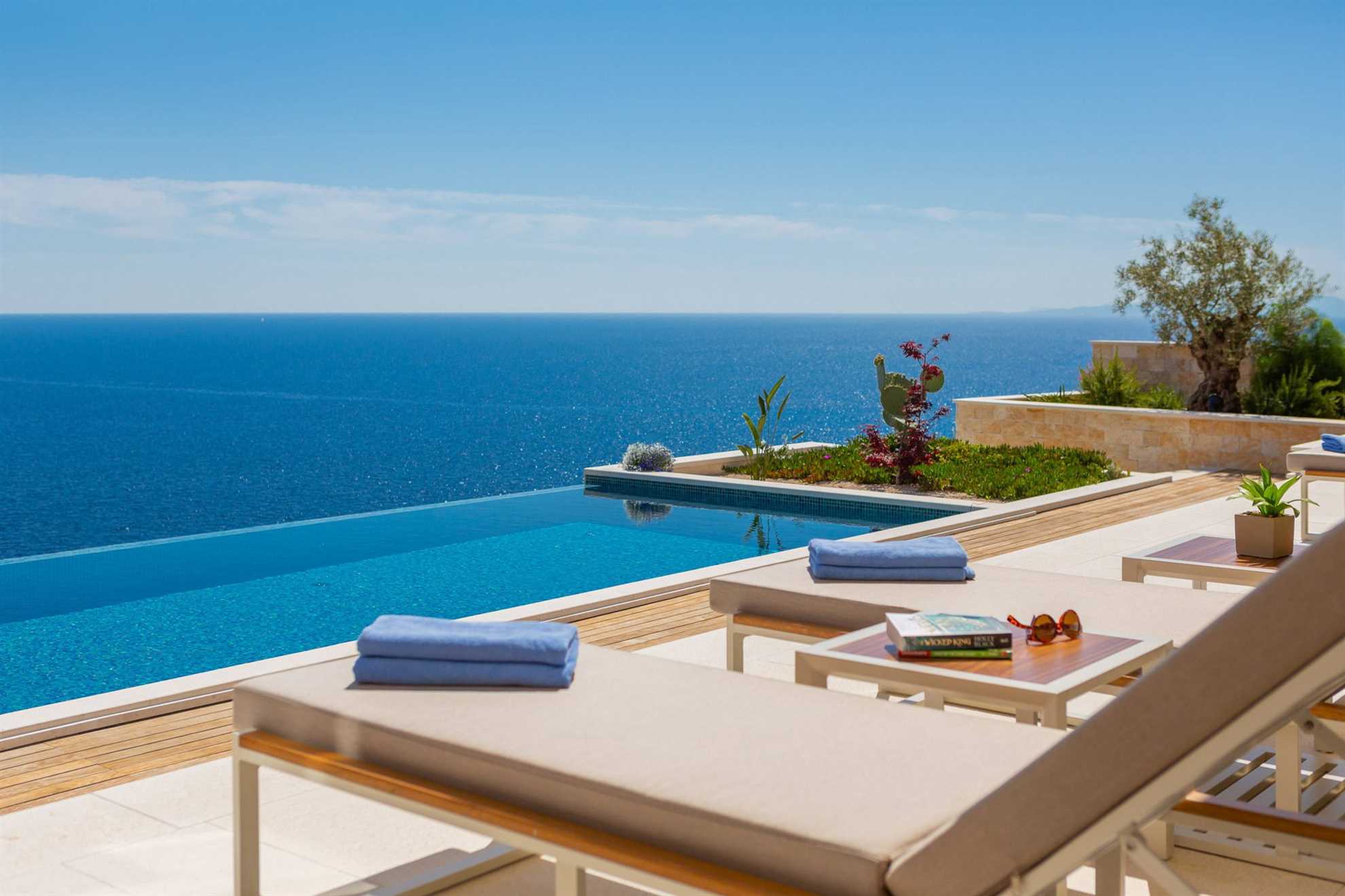 Luxury Villa Pharia Grande with Pool