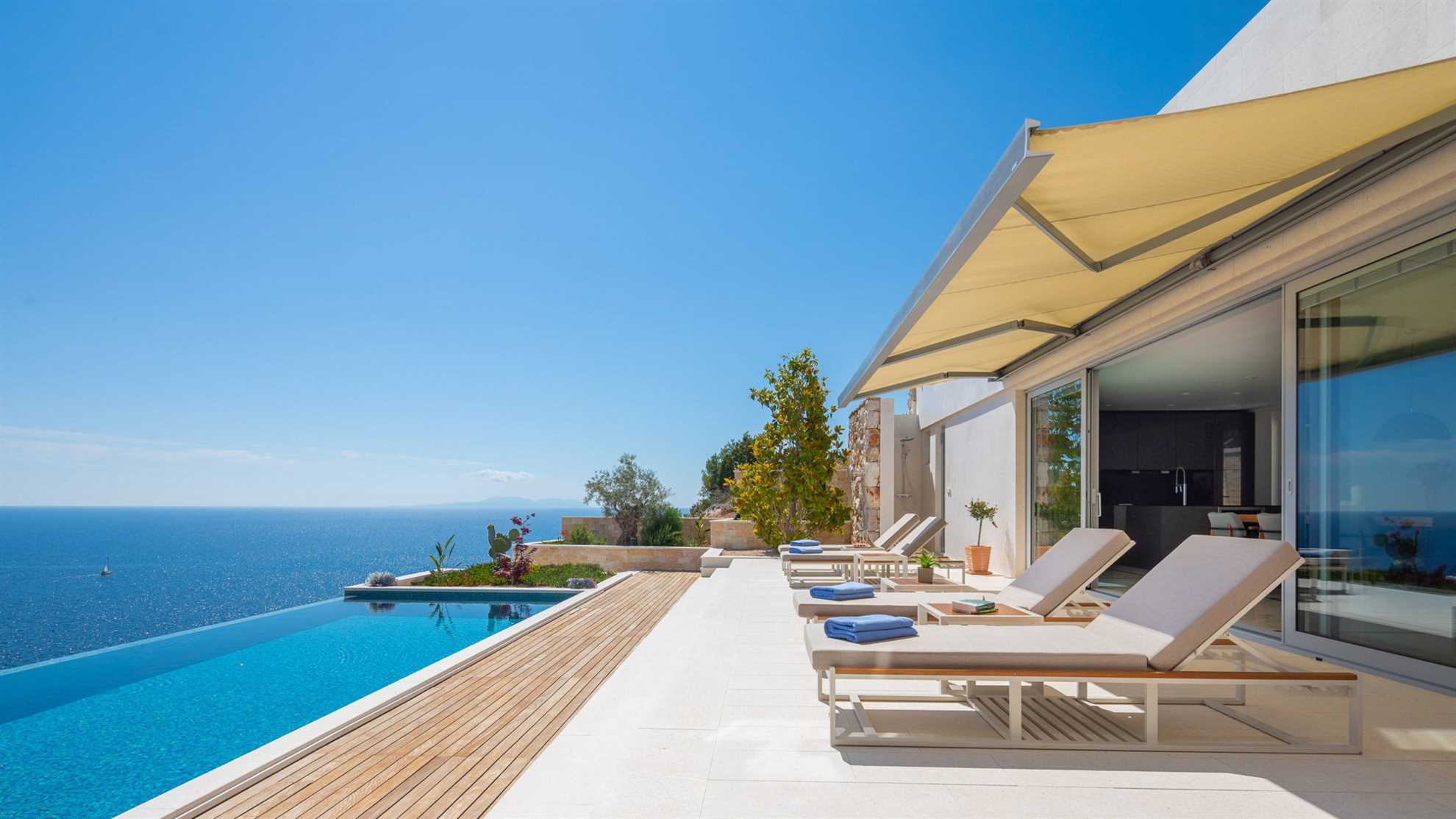 Luxury Villa Pharia Grande with Pool