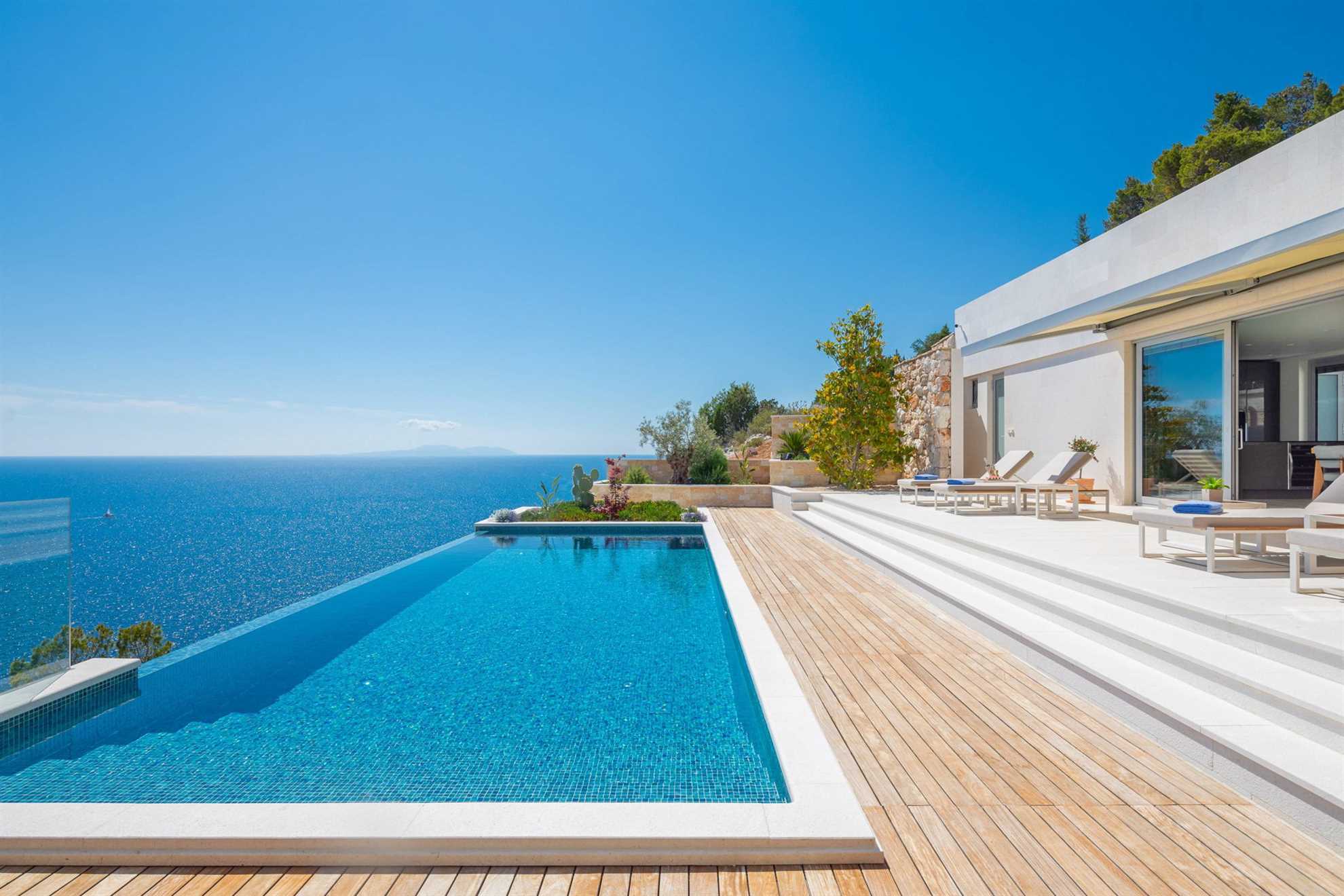 Luxury Villa Pharia Grande with Pool