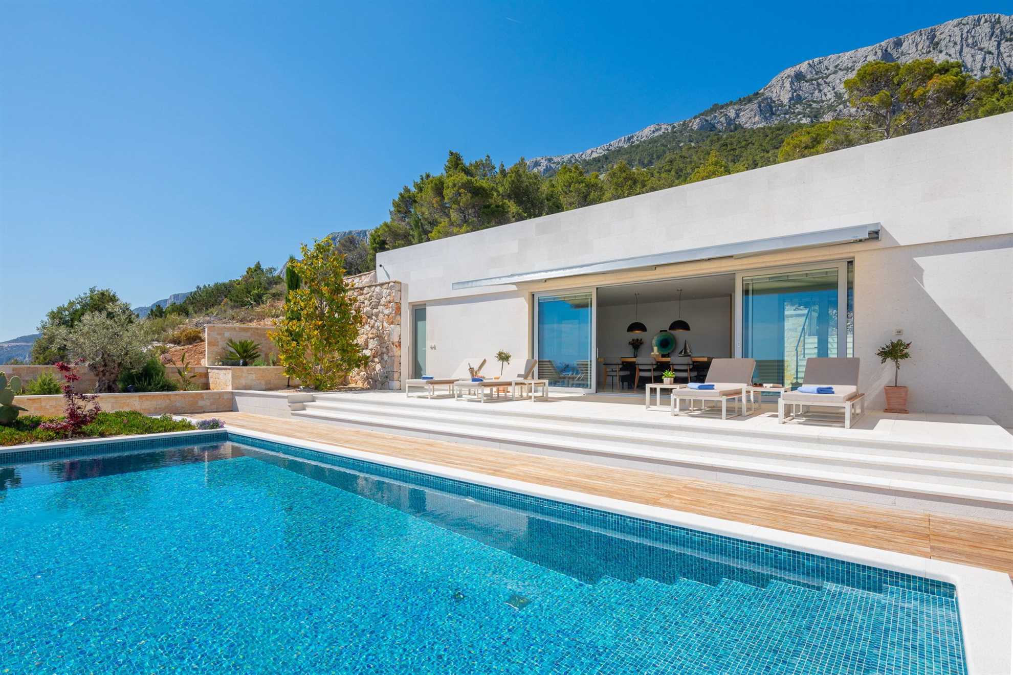 Luxury Villa Pharia Grande with Pool