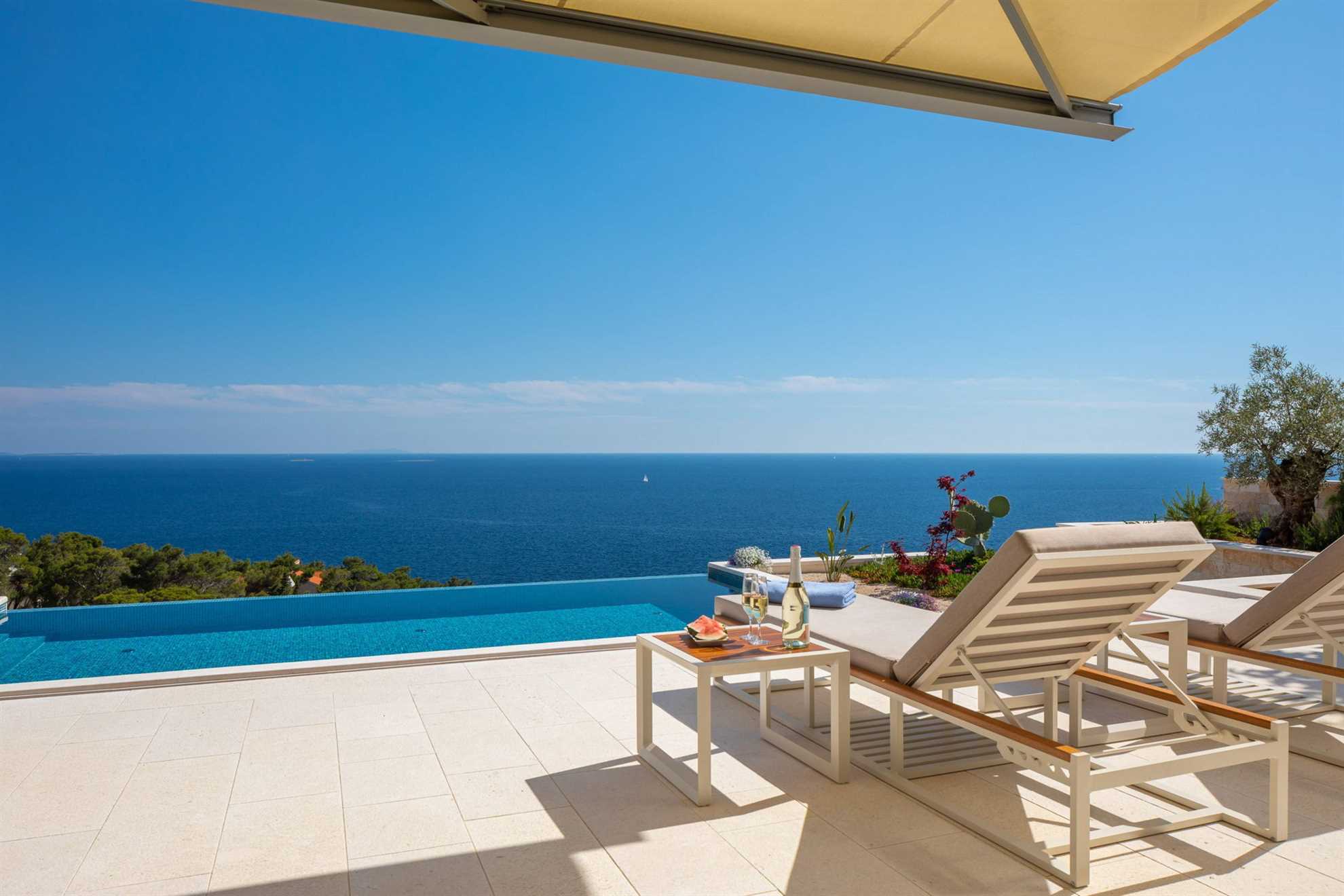 Luxury Villa Pharia Grande with Pool