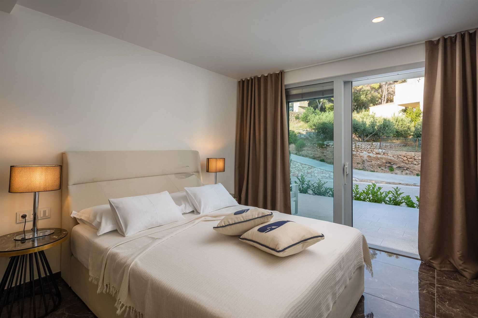 Luxury Villa Pharia Grande with Pool