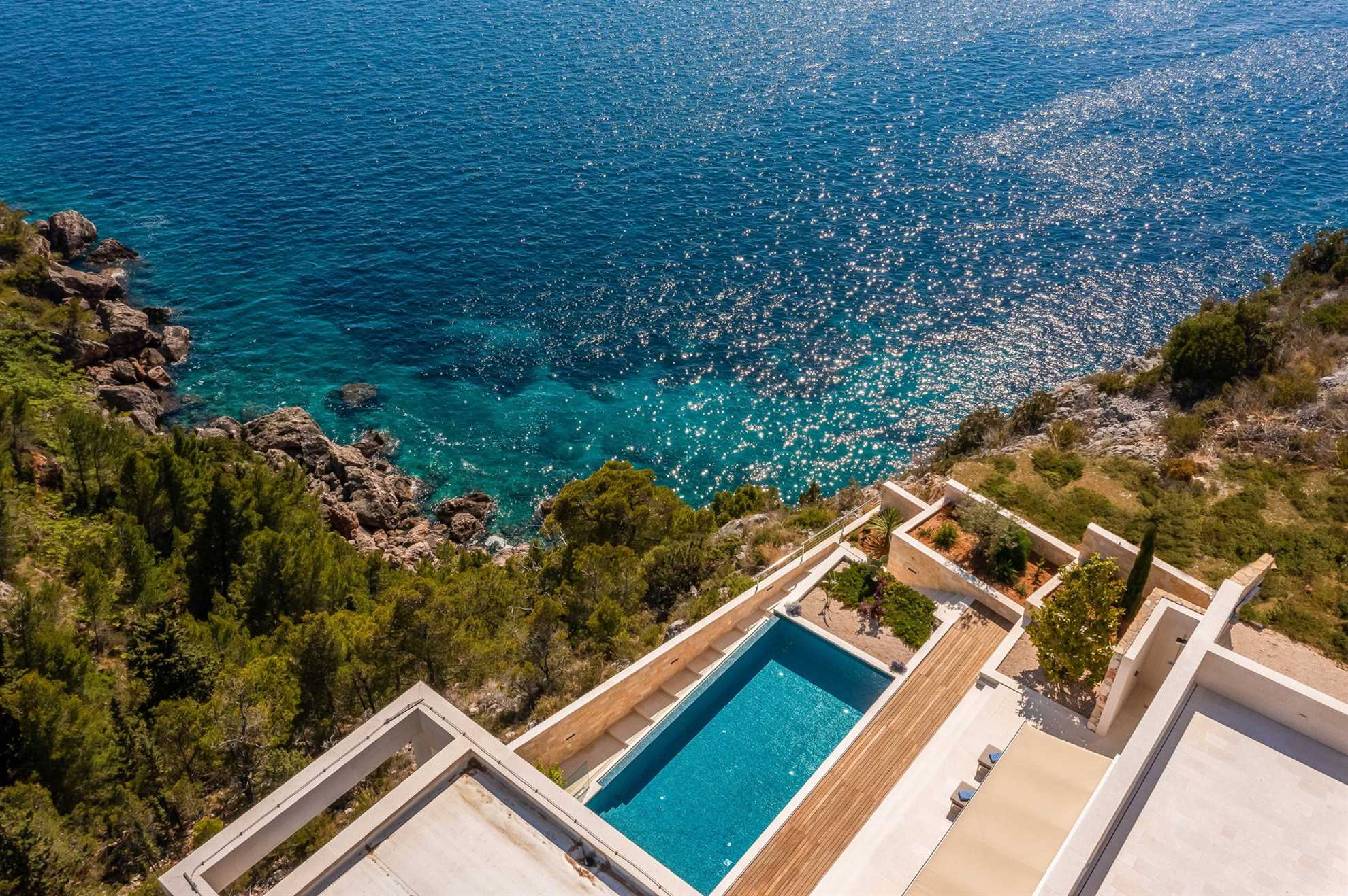 Luxury Villa Pharia Grande with Pool