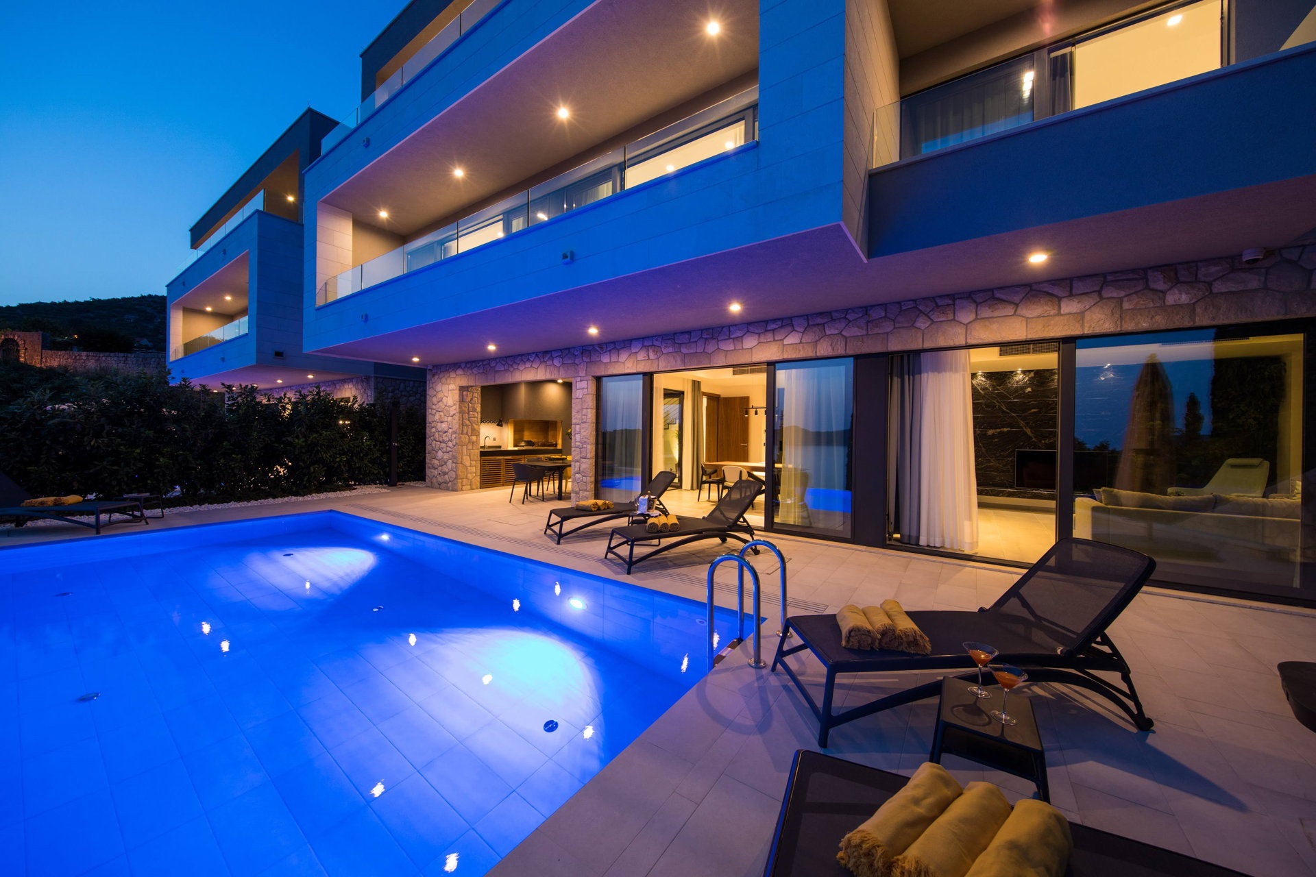 Luxury Villa Eminence with Pool