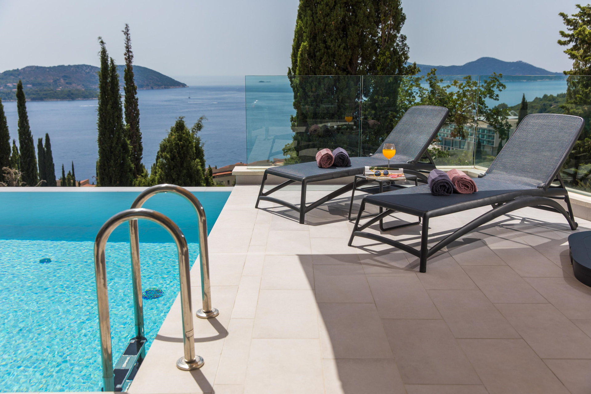 Luxury Villa Prominence with Pool