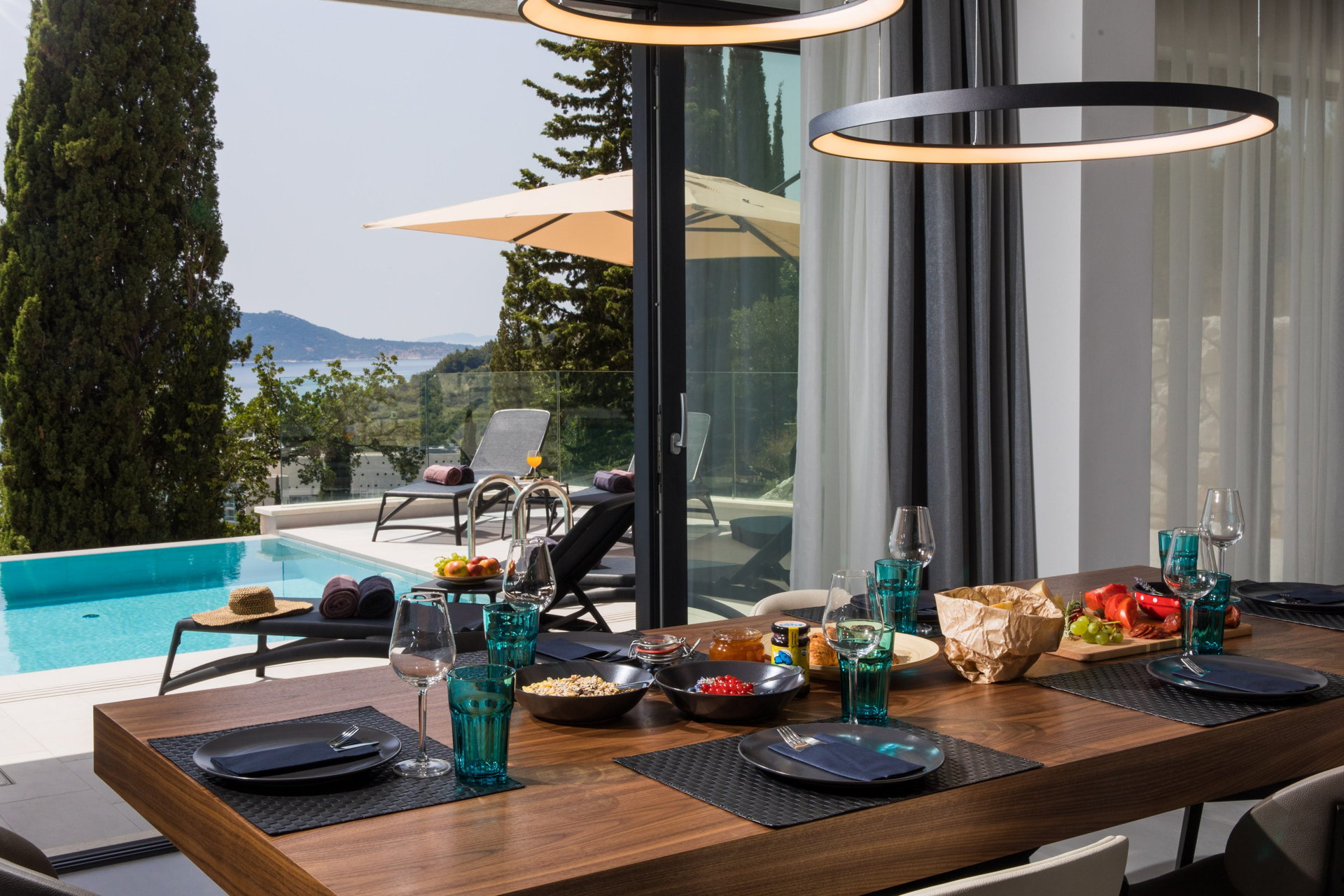 Luxury Villa Prominence with Pool