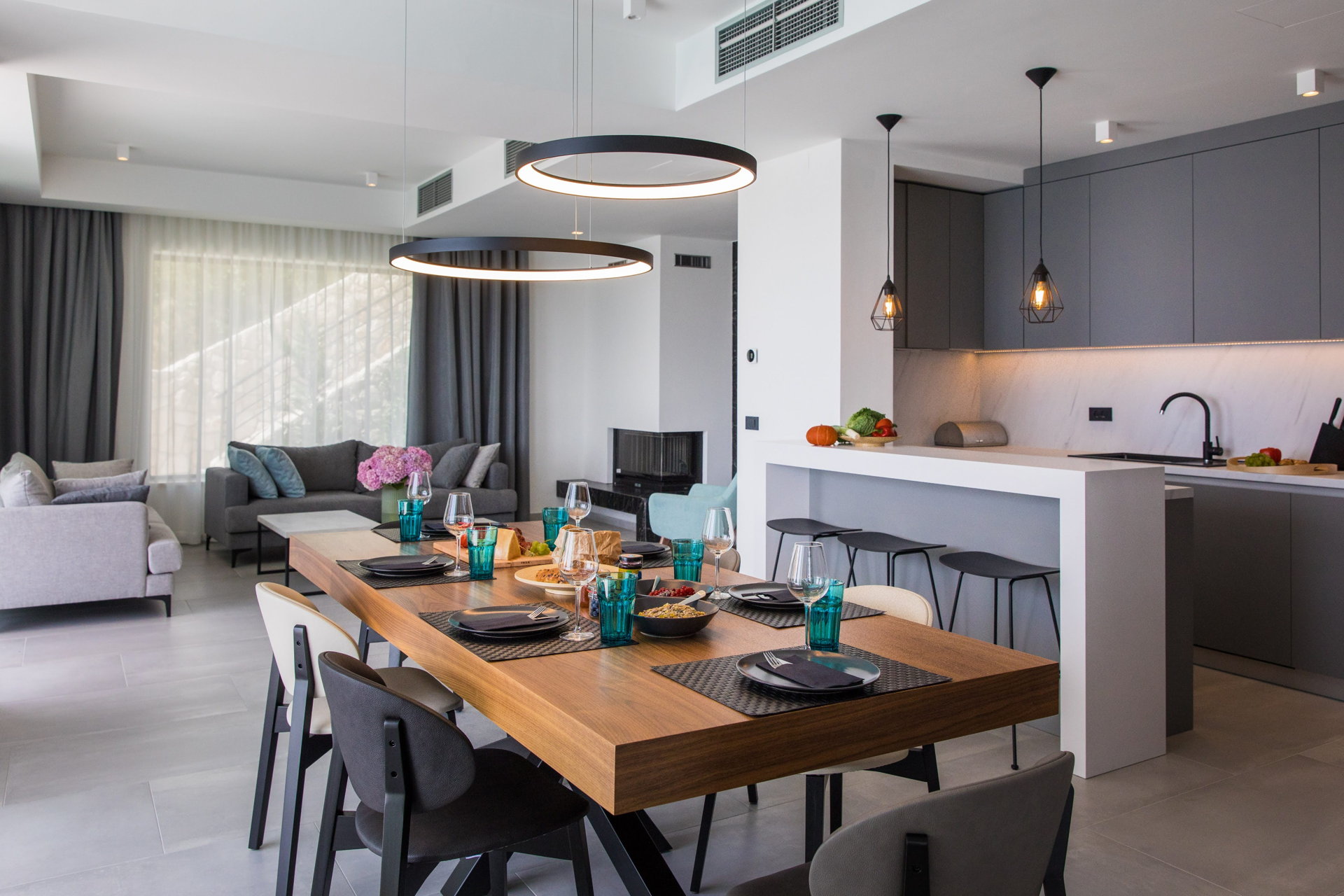 Luxury Villa Prominence with Pool