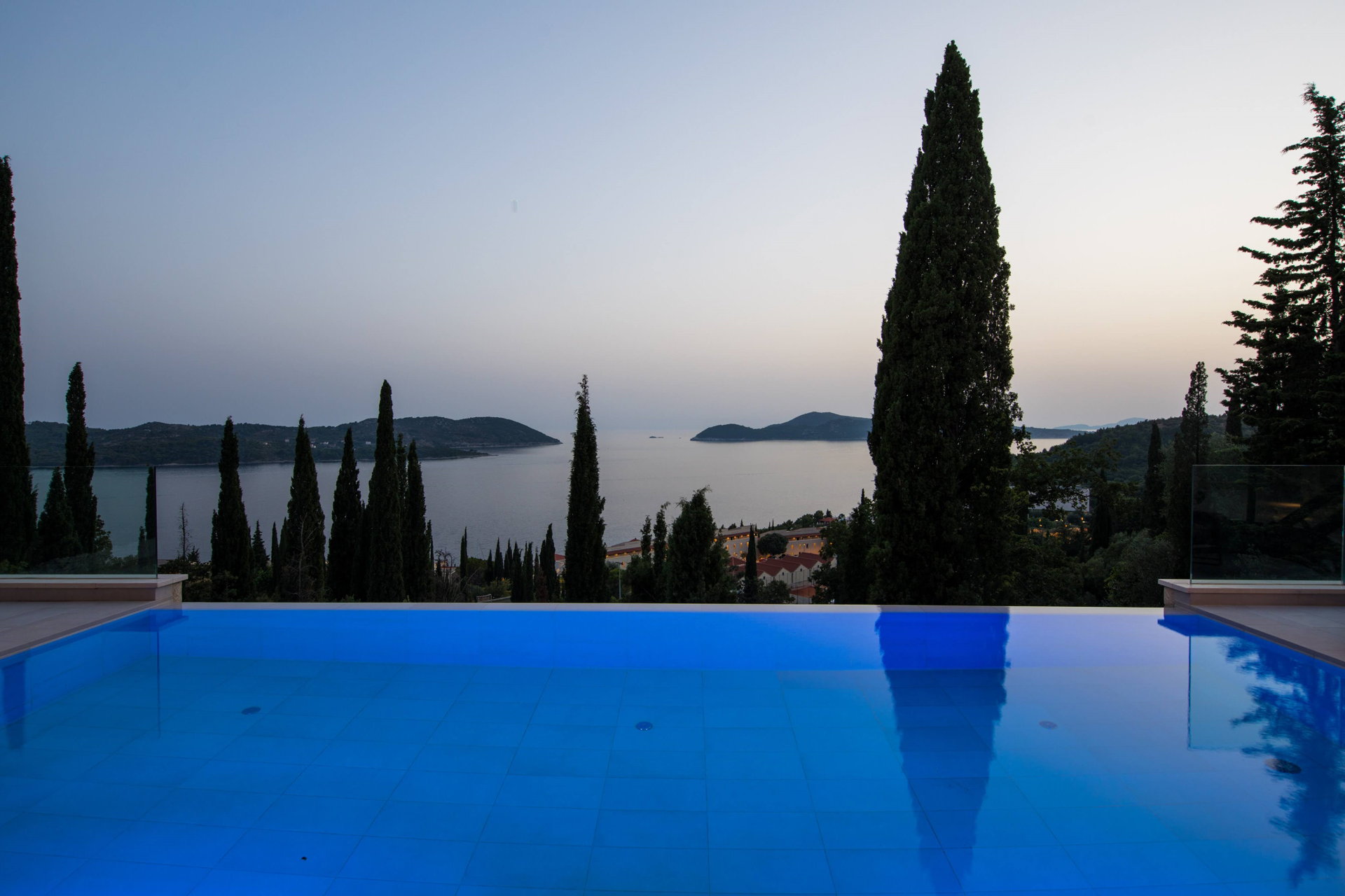 Luxury Villa Prominence with Pool