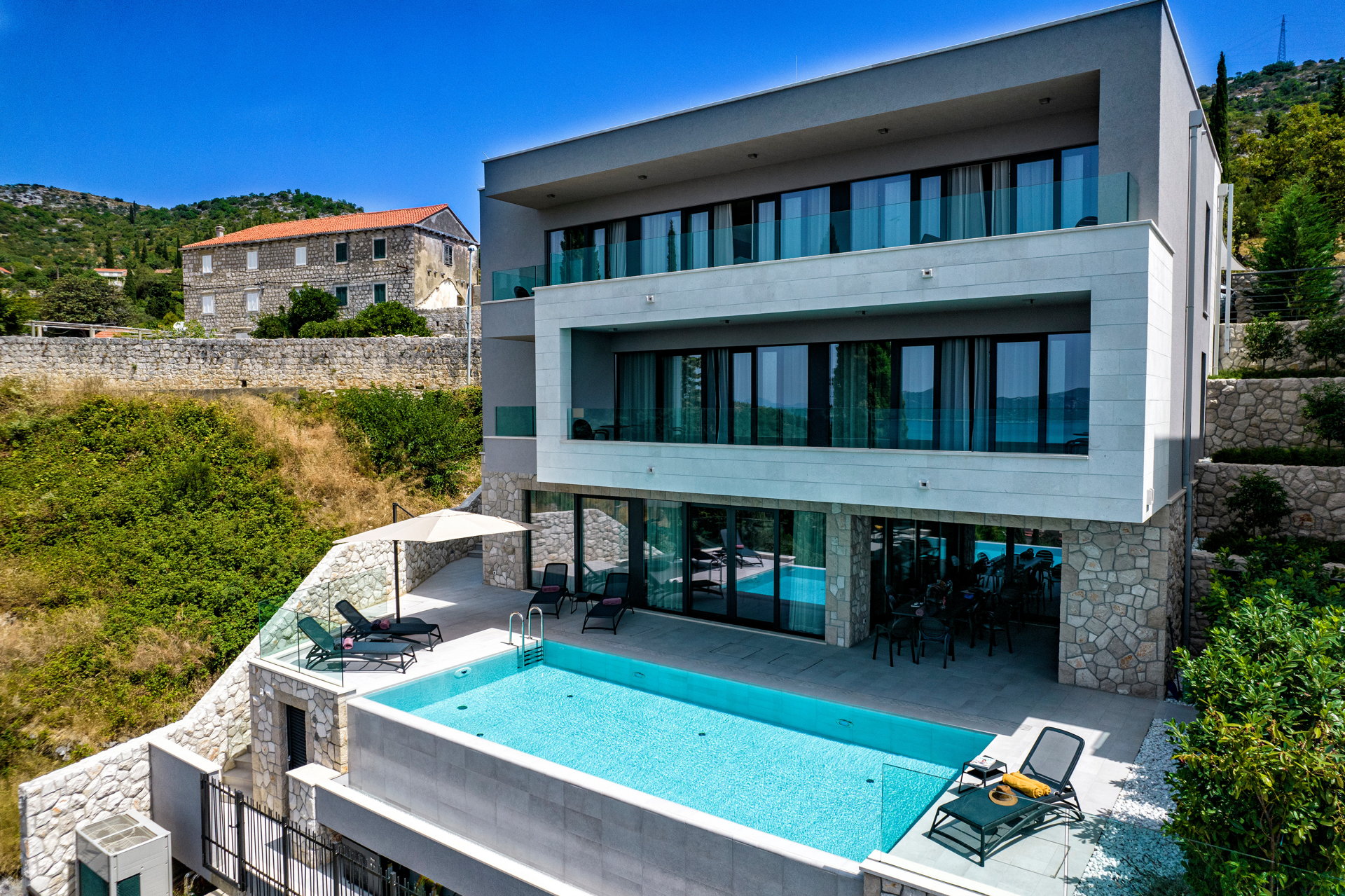 Luxury Villa Prominence with Pool