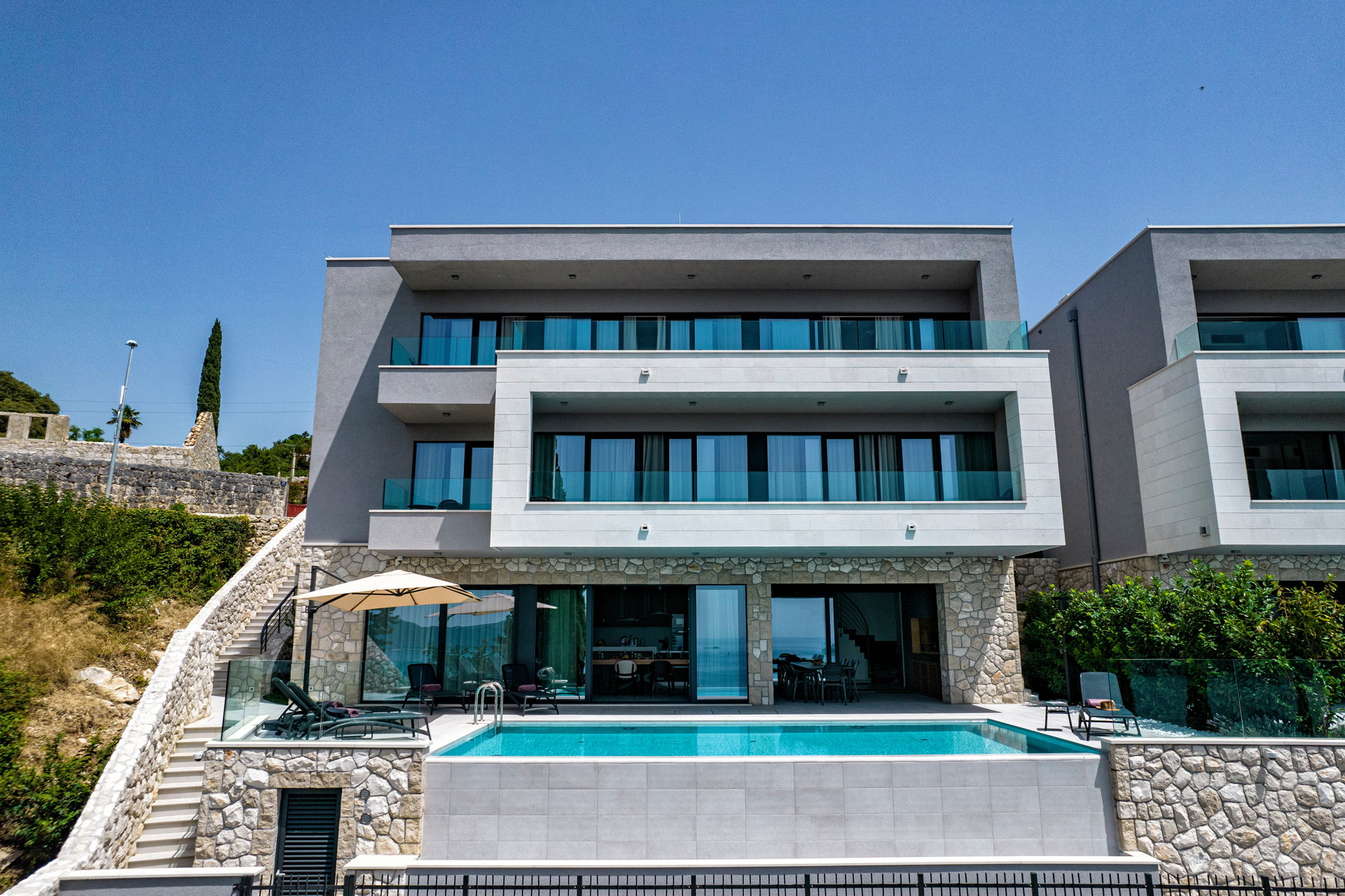 Luxury Villa Prominence with Pool