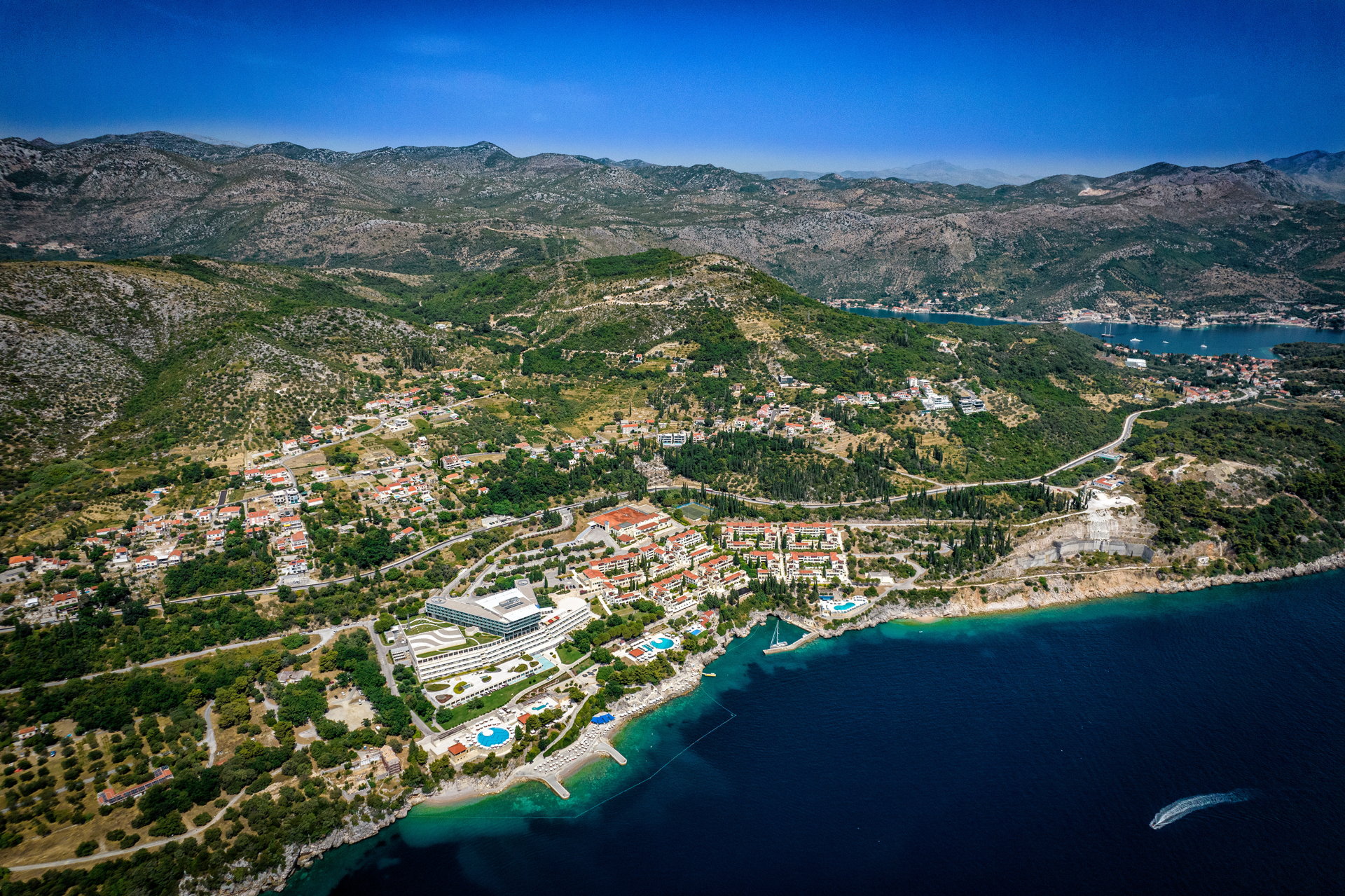 Luxury Villa Prominence with Pool