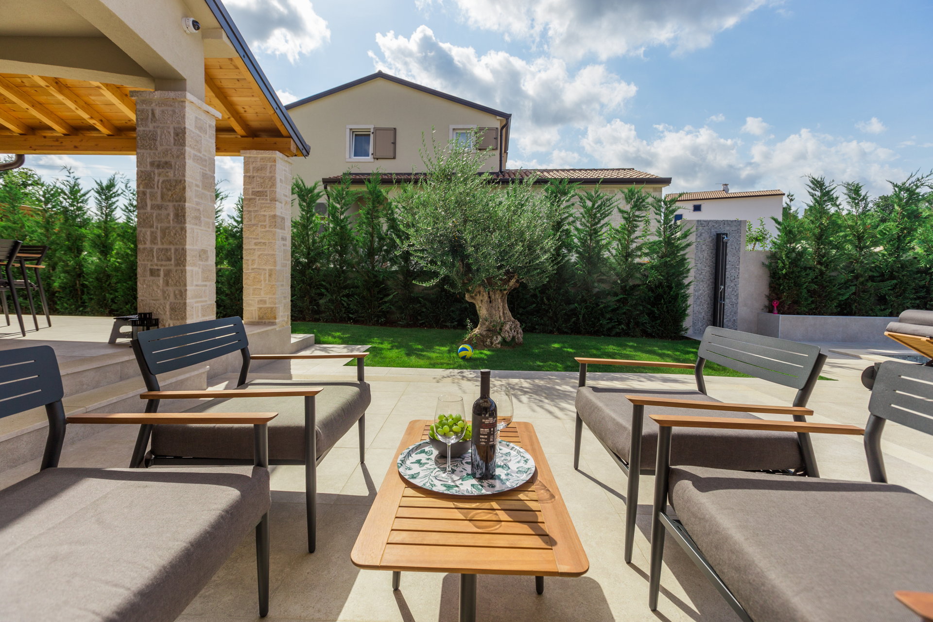 Villa Ocelli with Pool