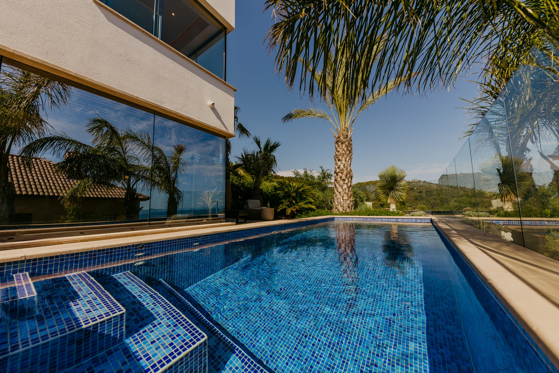 Villa Black & Gold with Pool
