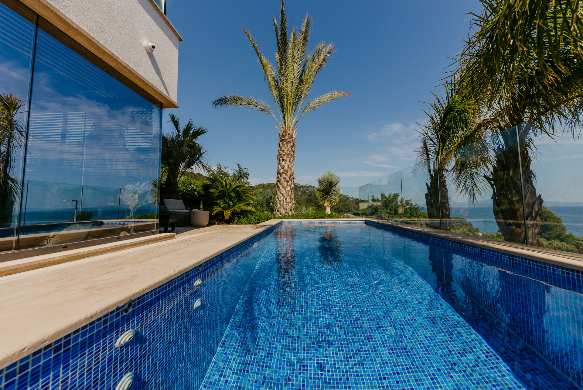 Villa Black & Gold with Pool