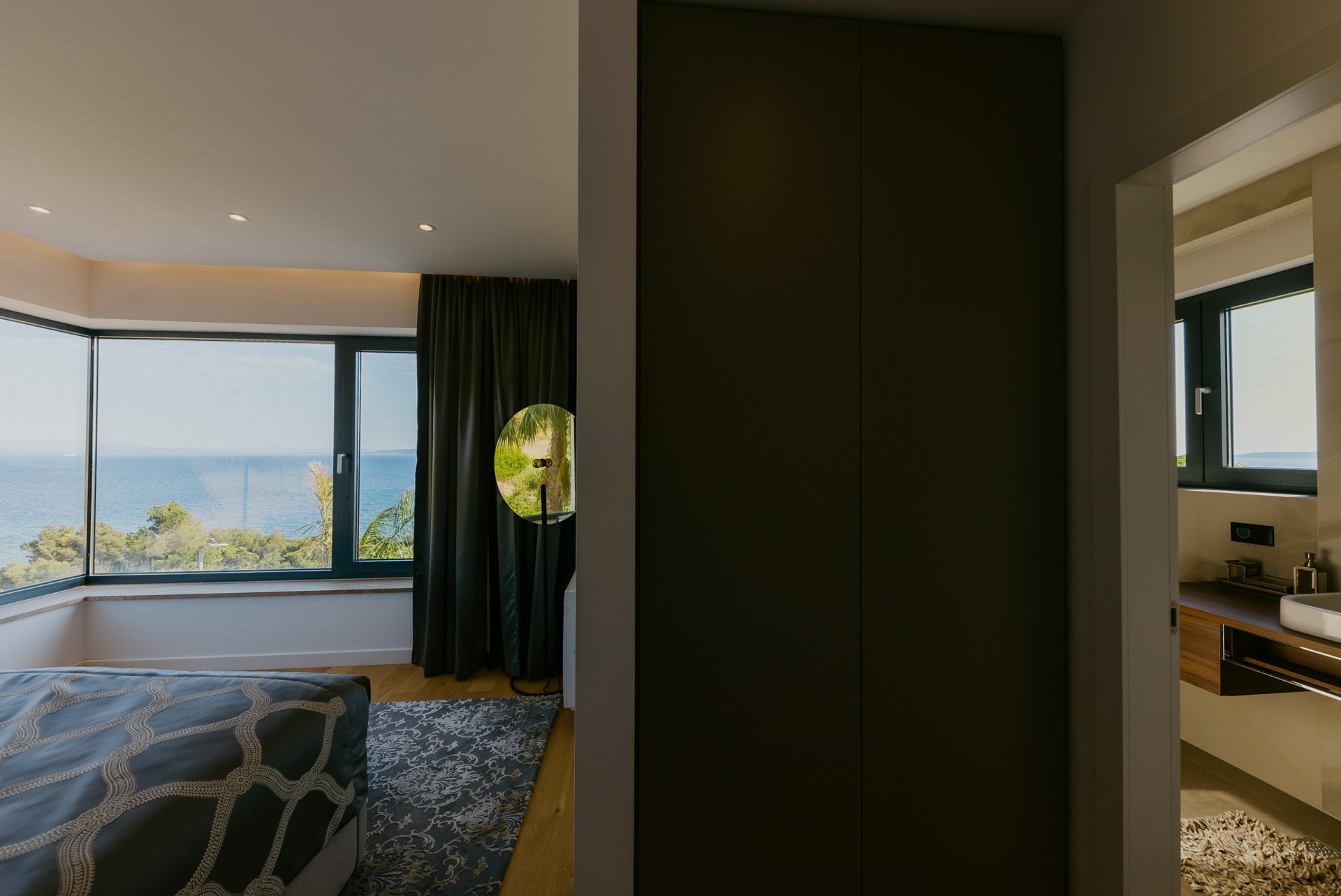Villa Black & Gold with Pool
