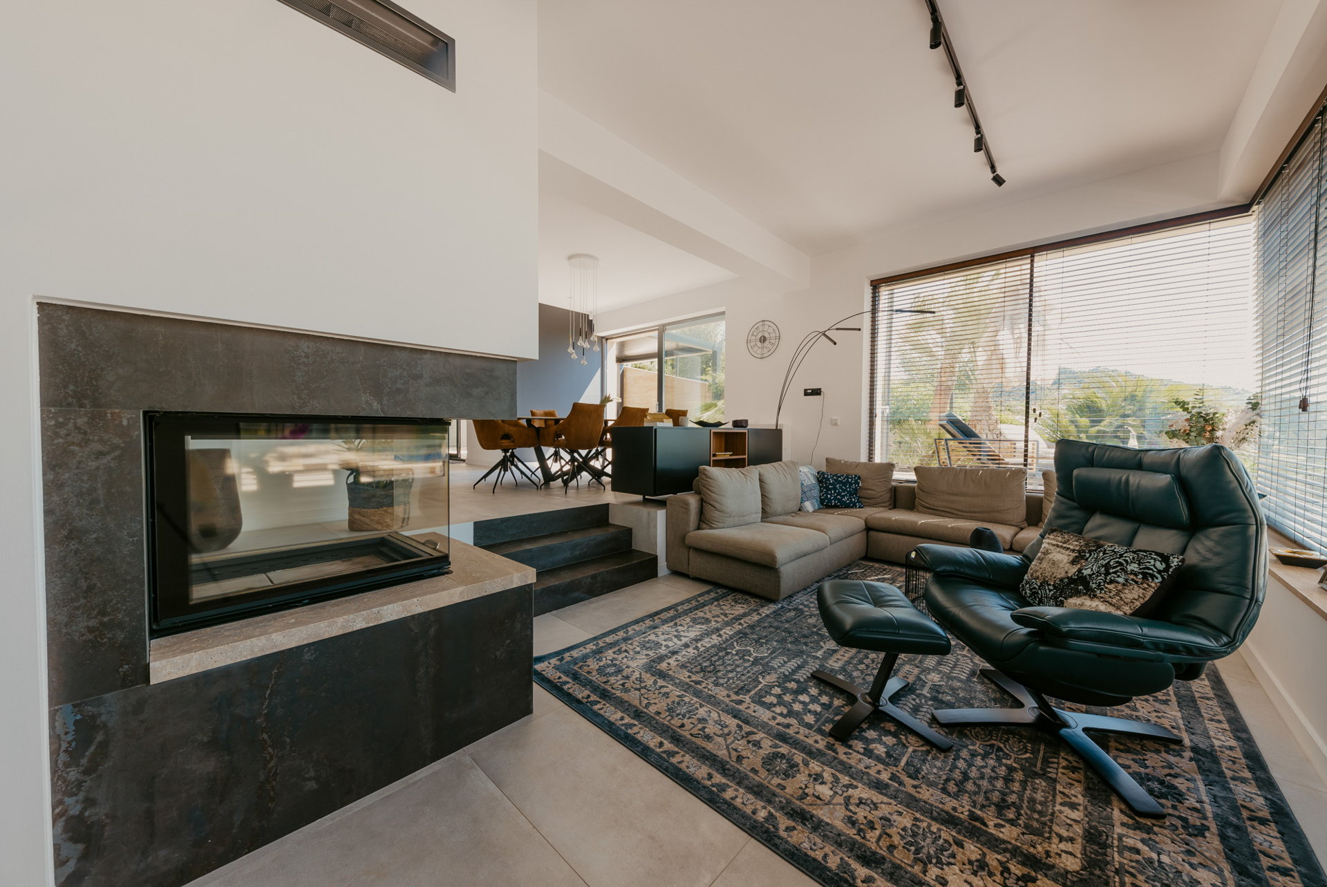 Villa Black & Gold with Pool