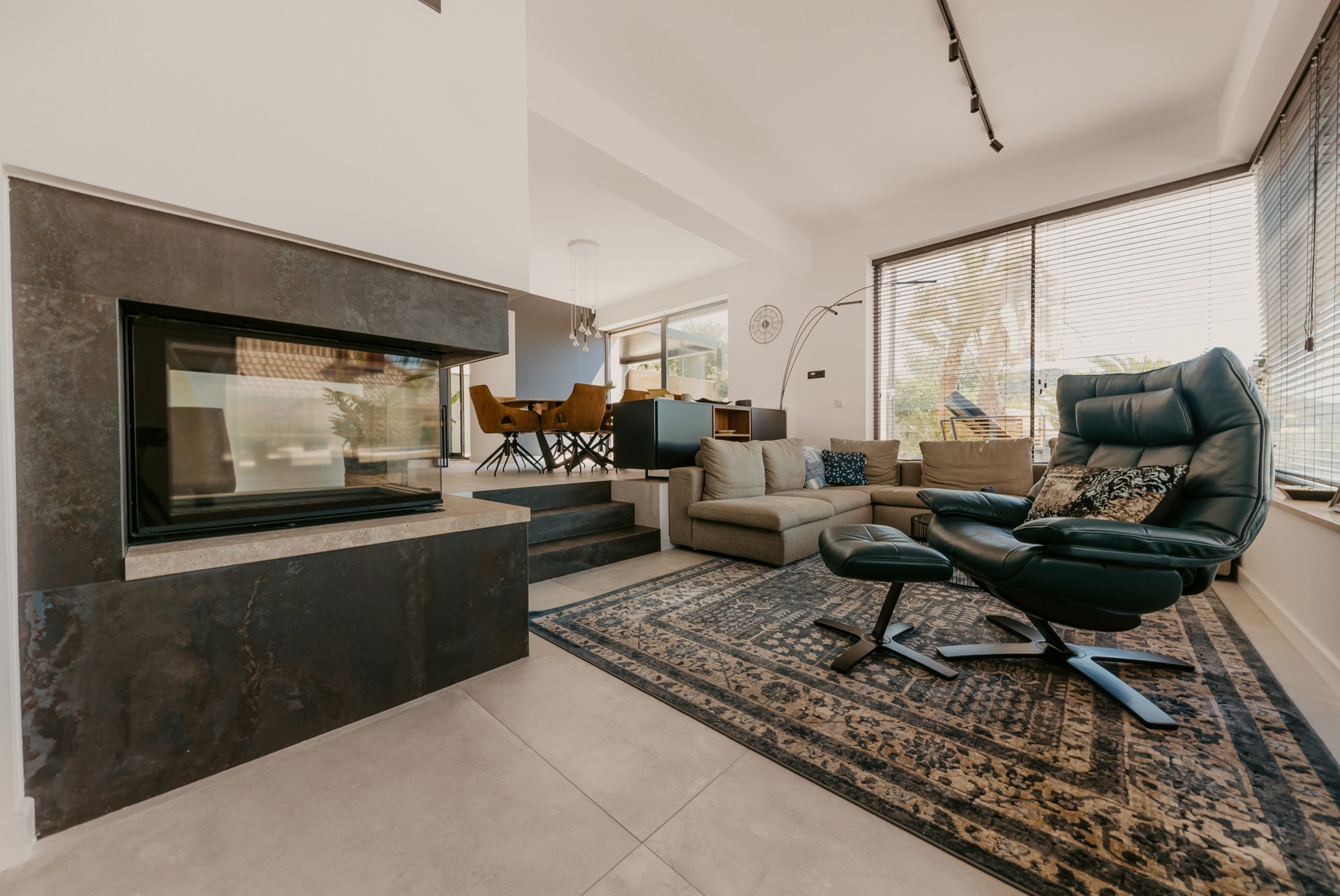 Villa Black & Gold with Pool