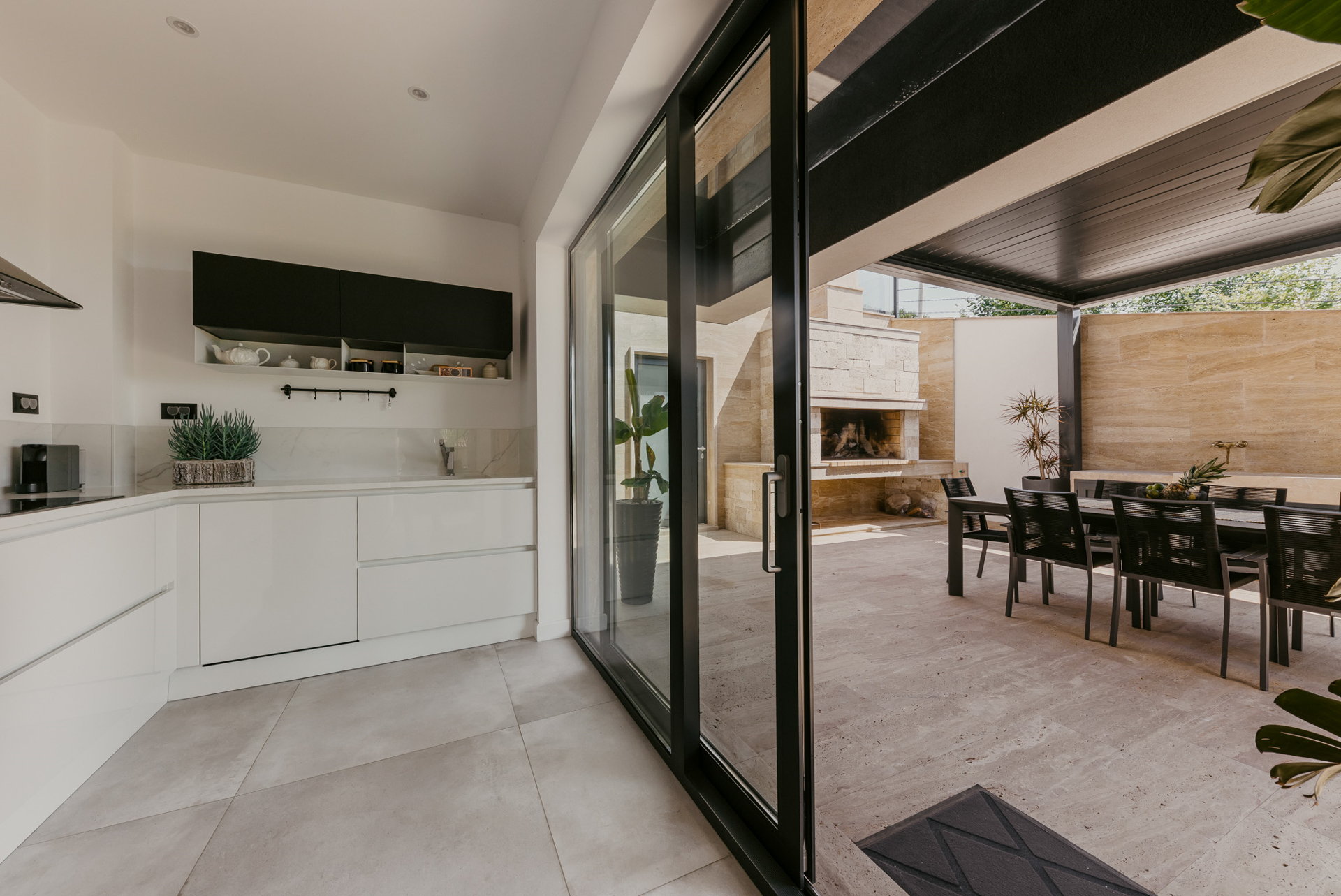 Villa Black & Gold with Pool