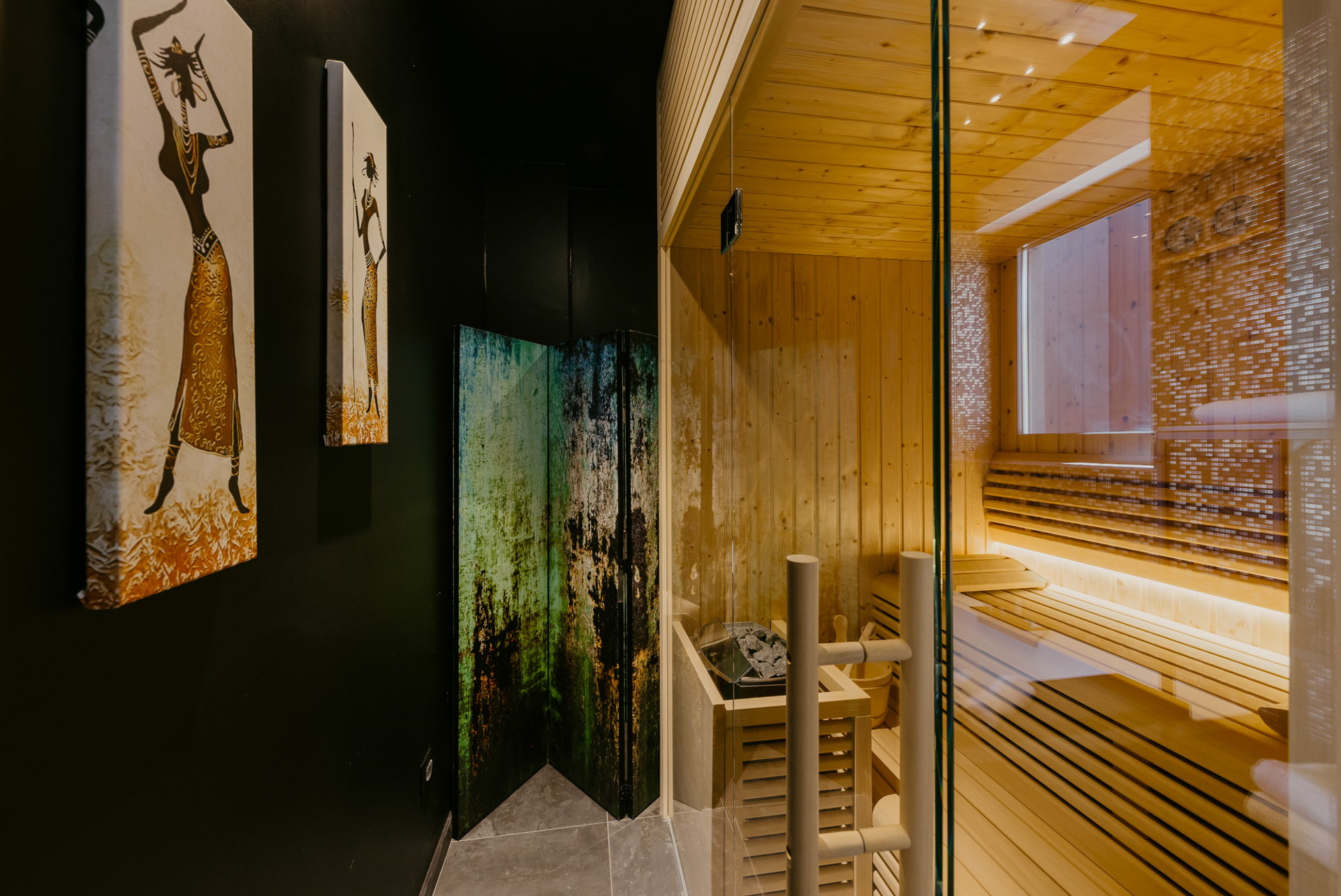 Villa Black & Gold with Pool