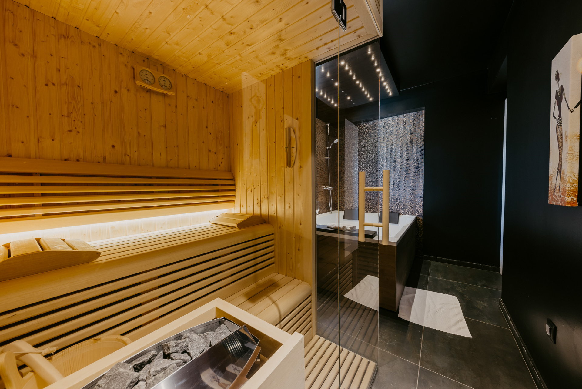 Villa Black & Gold with Pool