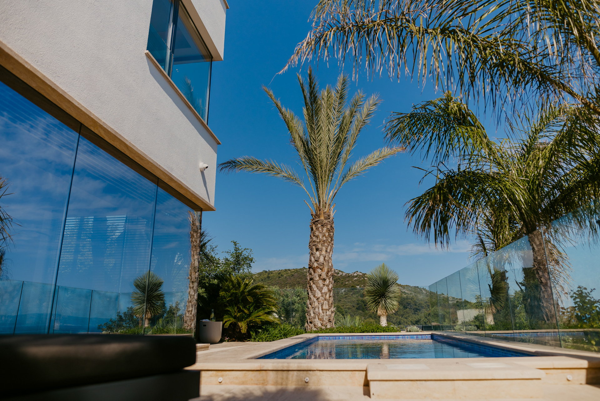 Villa Black & Gold with Pool