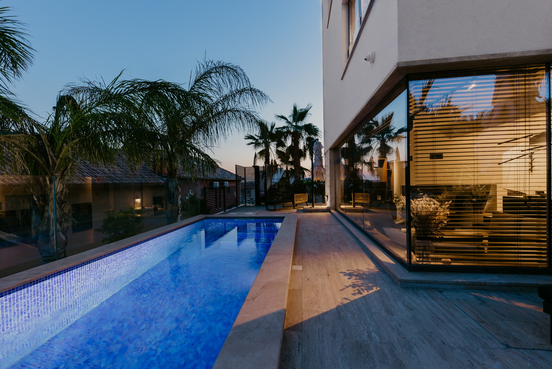Villa Black & Gold with Pool