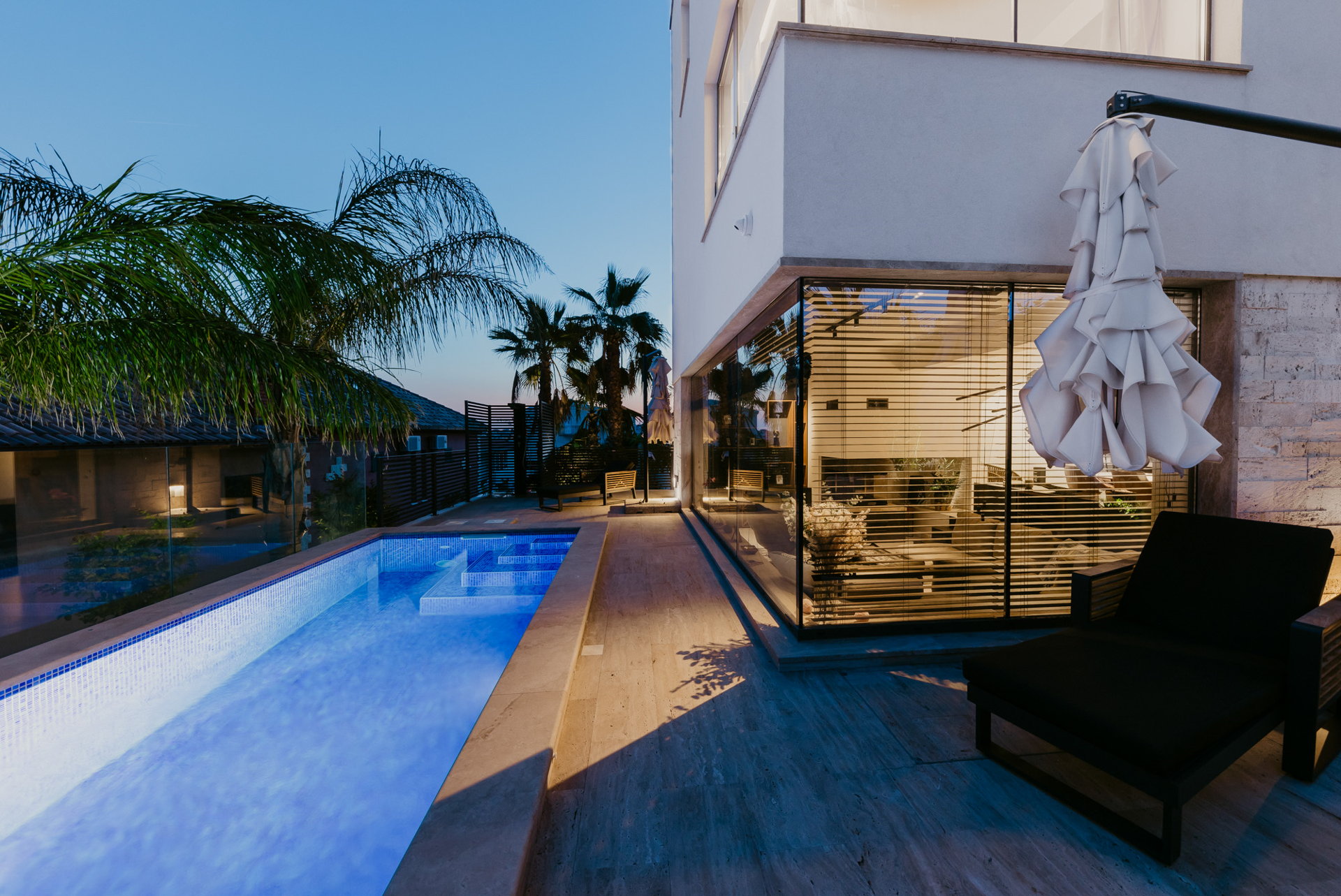 Villa Black & Gold with Pool