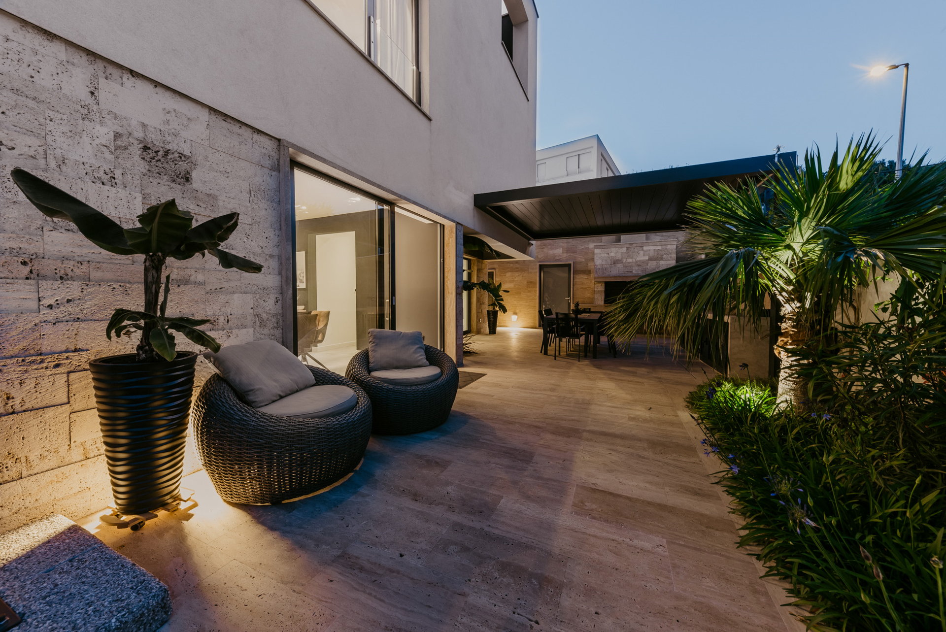 Villa Black & Gold with Pool