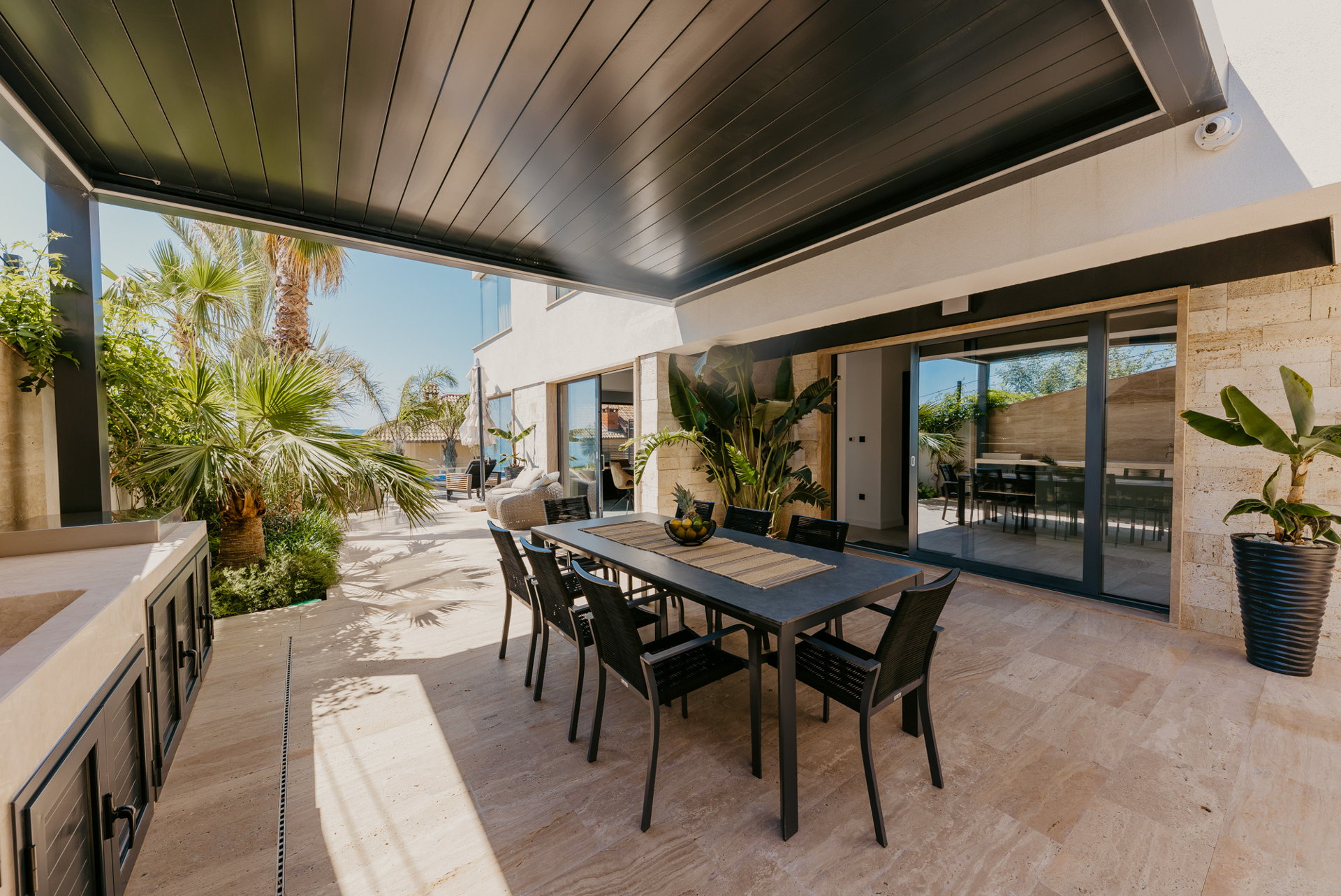 Villa Black & Gold with Pool