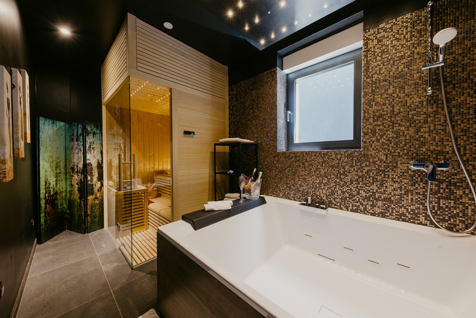 Villa Black & Gold with Pool