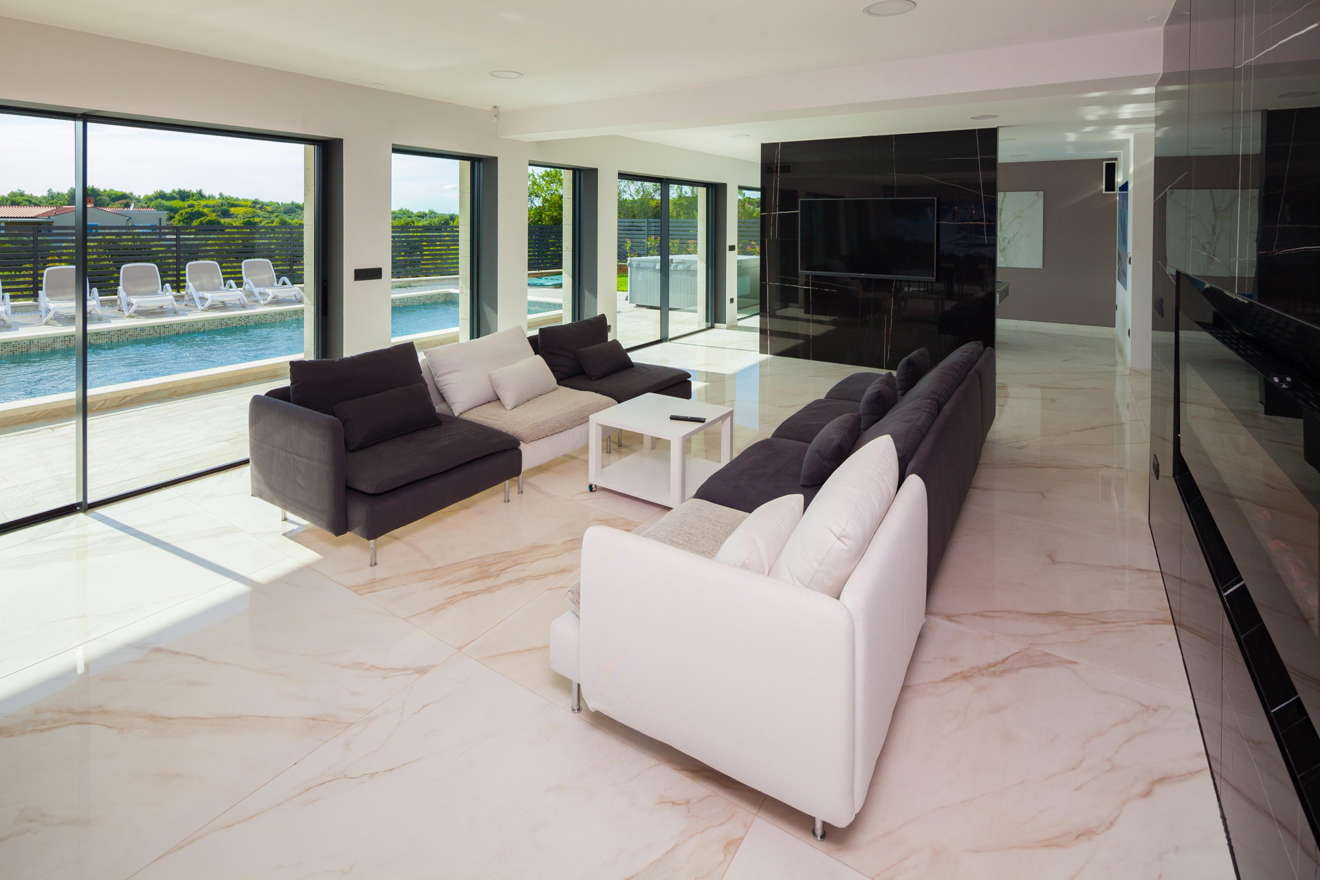 Villa Siena with Pool