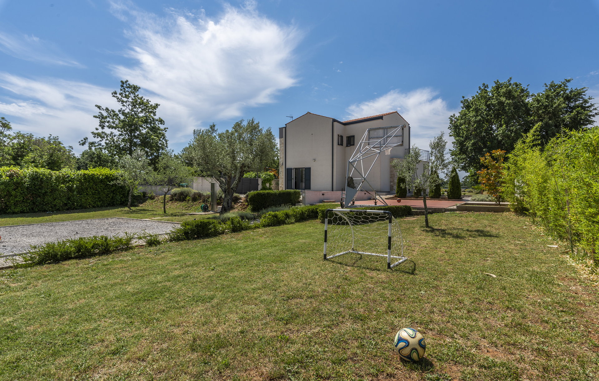Holiday Home Green Way with Pool