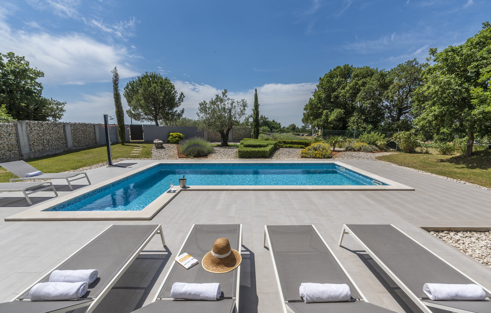 Holiday Home Green Way with Pool